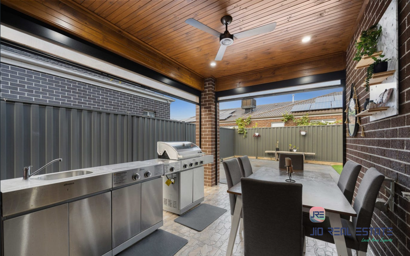 44 Riverside Concourse, Cobblebank VIC