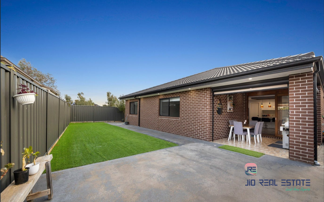 44 Riverside Concourse, Cobblebank VIC