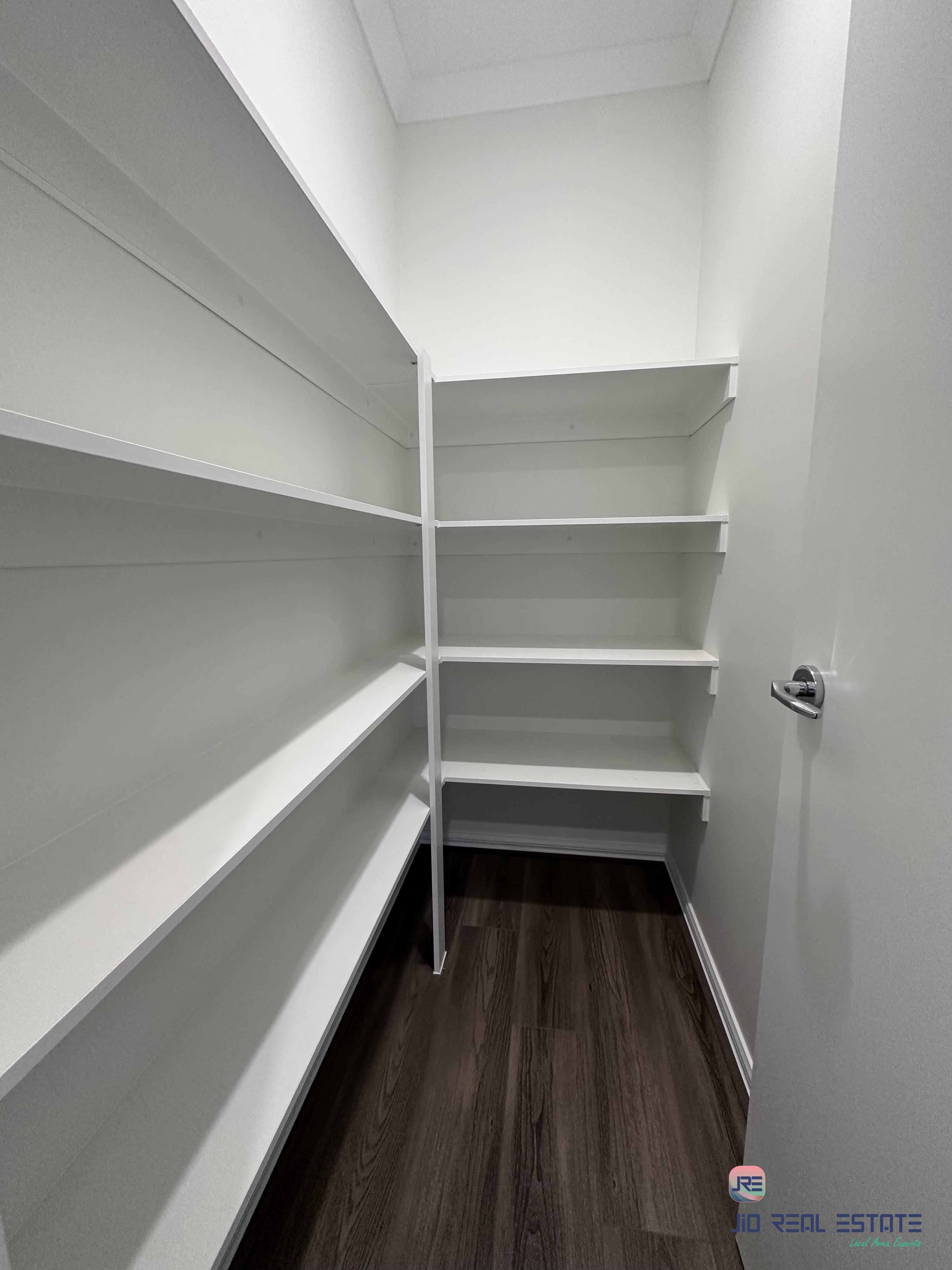 24 Glenard Ave, Strathtulloh VIC