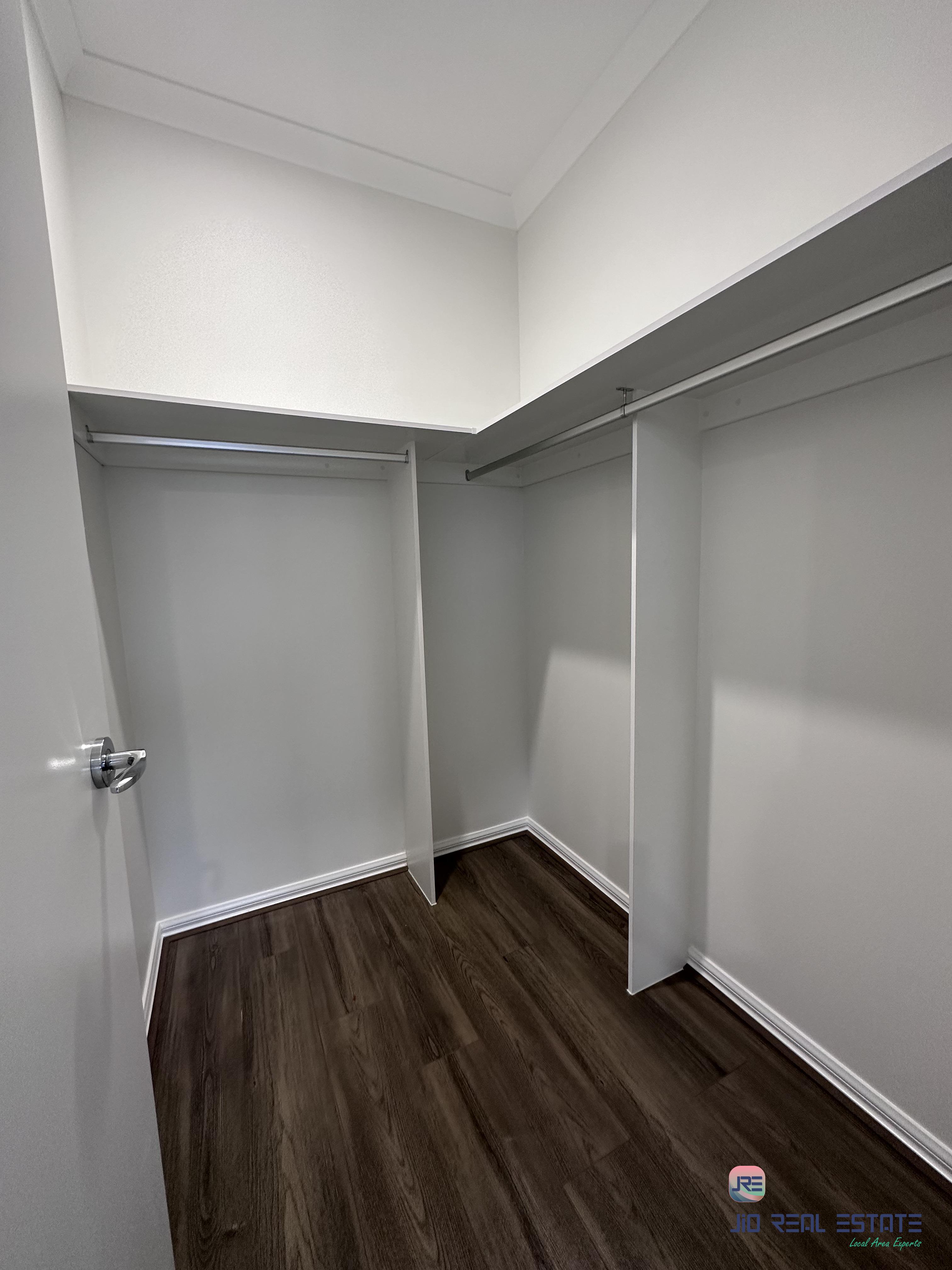 24 Glenard Ave, Strathtulloh VIC