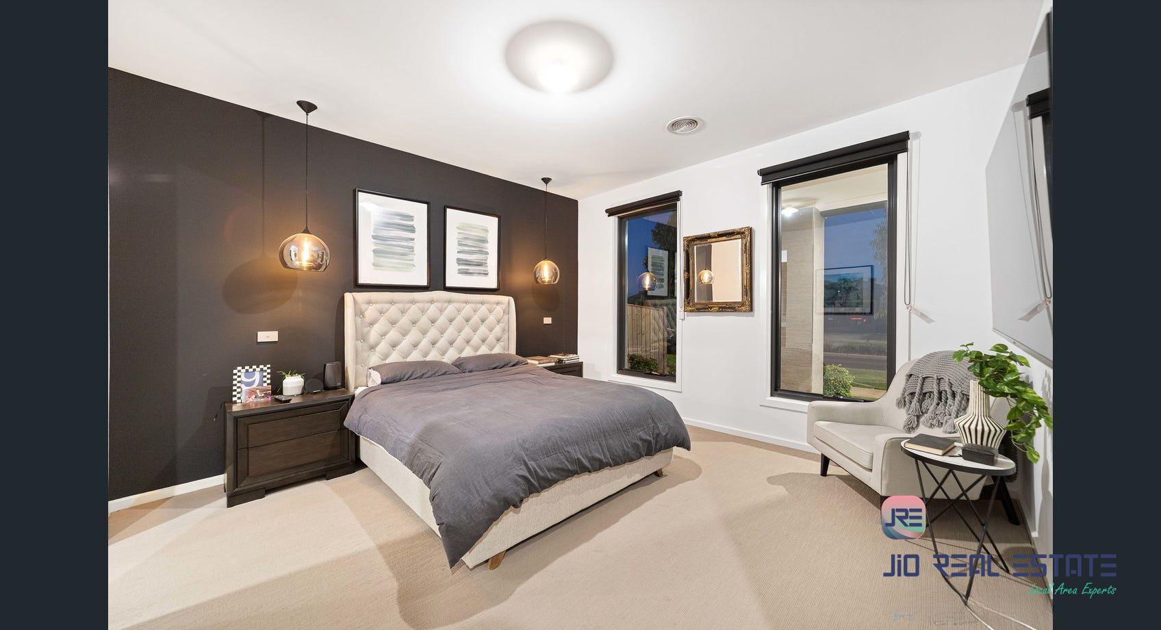 15 Wiltshire Boulevard, Thornhill Park VIC