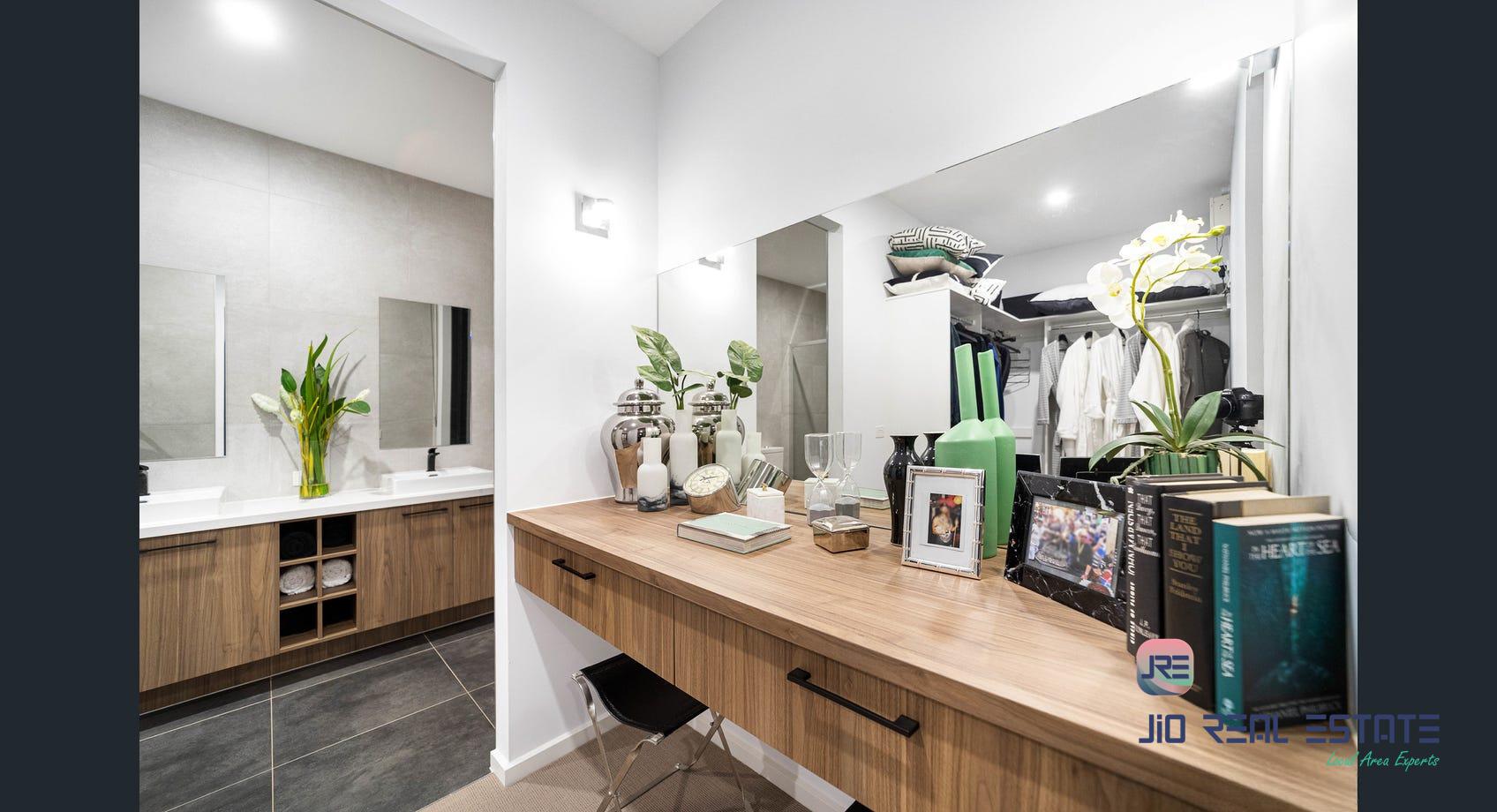 15 Wiltshire Boulevard, Thornhill Park VIC