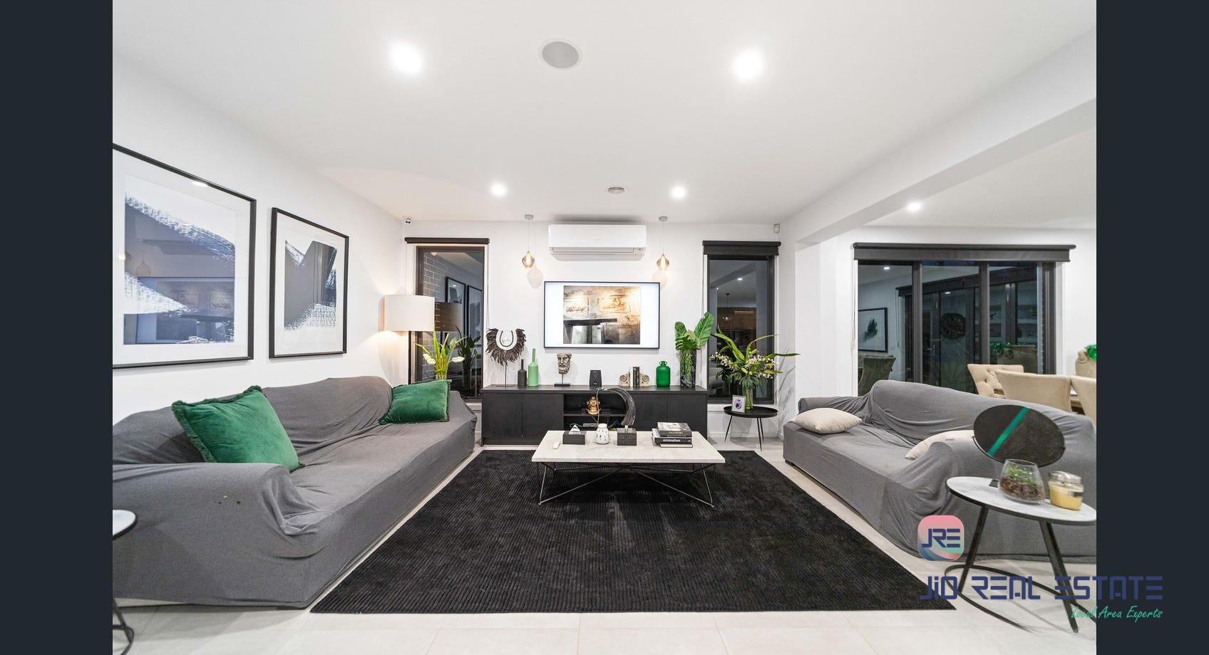 15 Wiltshire Boulevard, Thornhill Park VIC