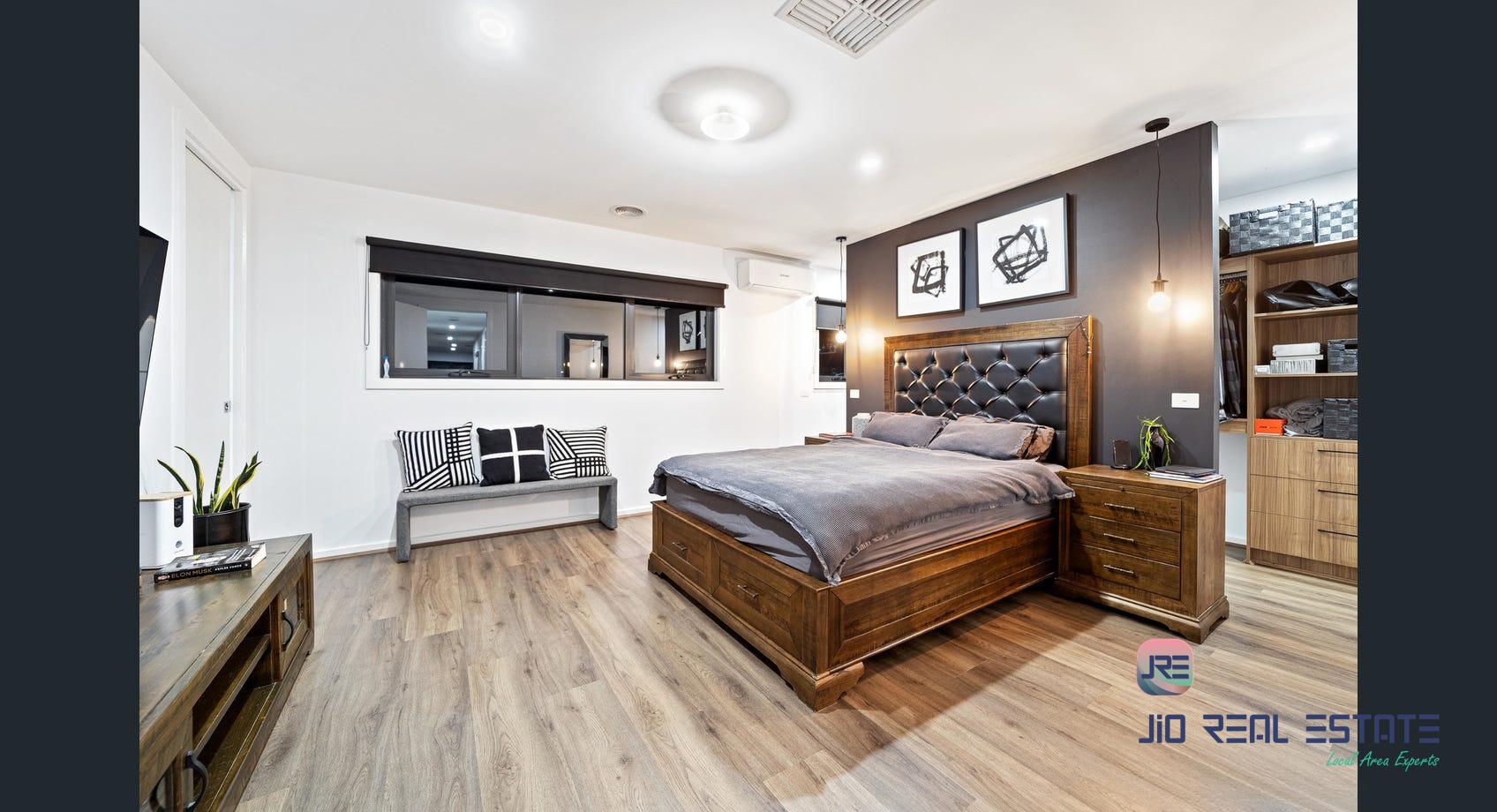 15 Wiltshire Boulevard, Thornhill Park VIC