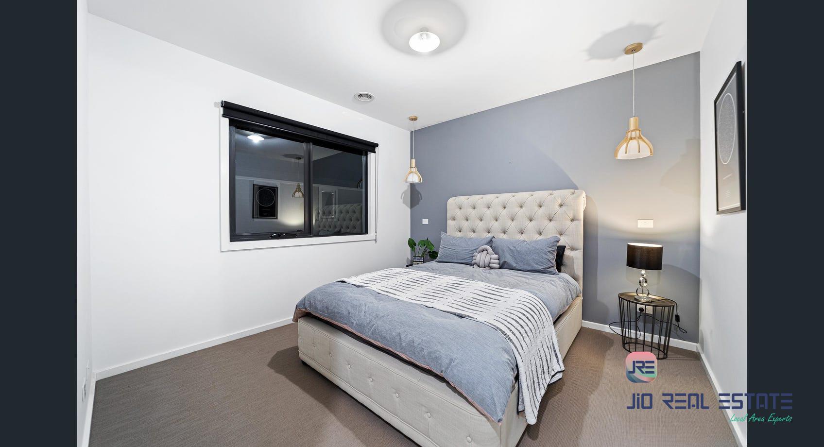 15 Wiltshire Boulevard, Thornhill Park VIC