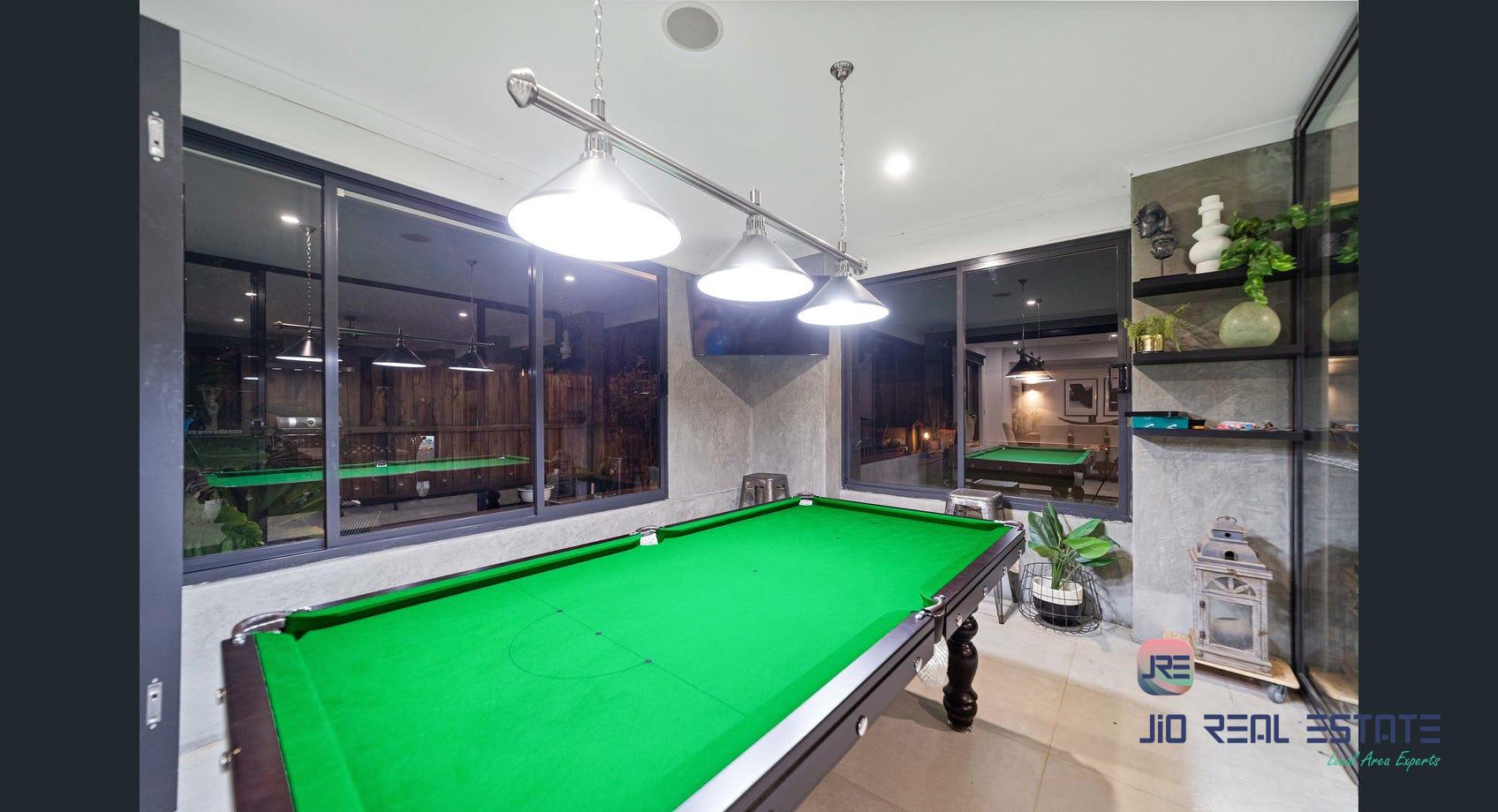 15 Wiltshire Boulevard, Thornhill Park VIC