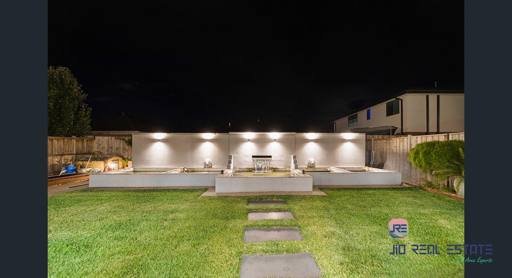 15 Wiltshire Boulevard, Thornhill Park VIC