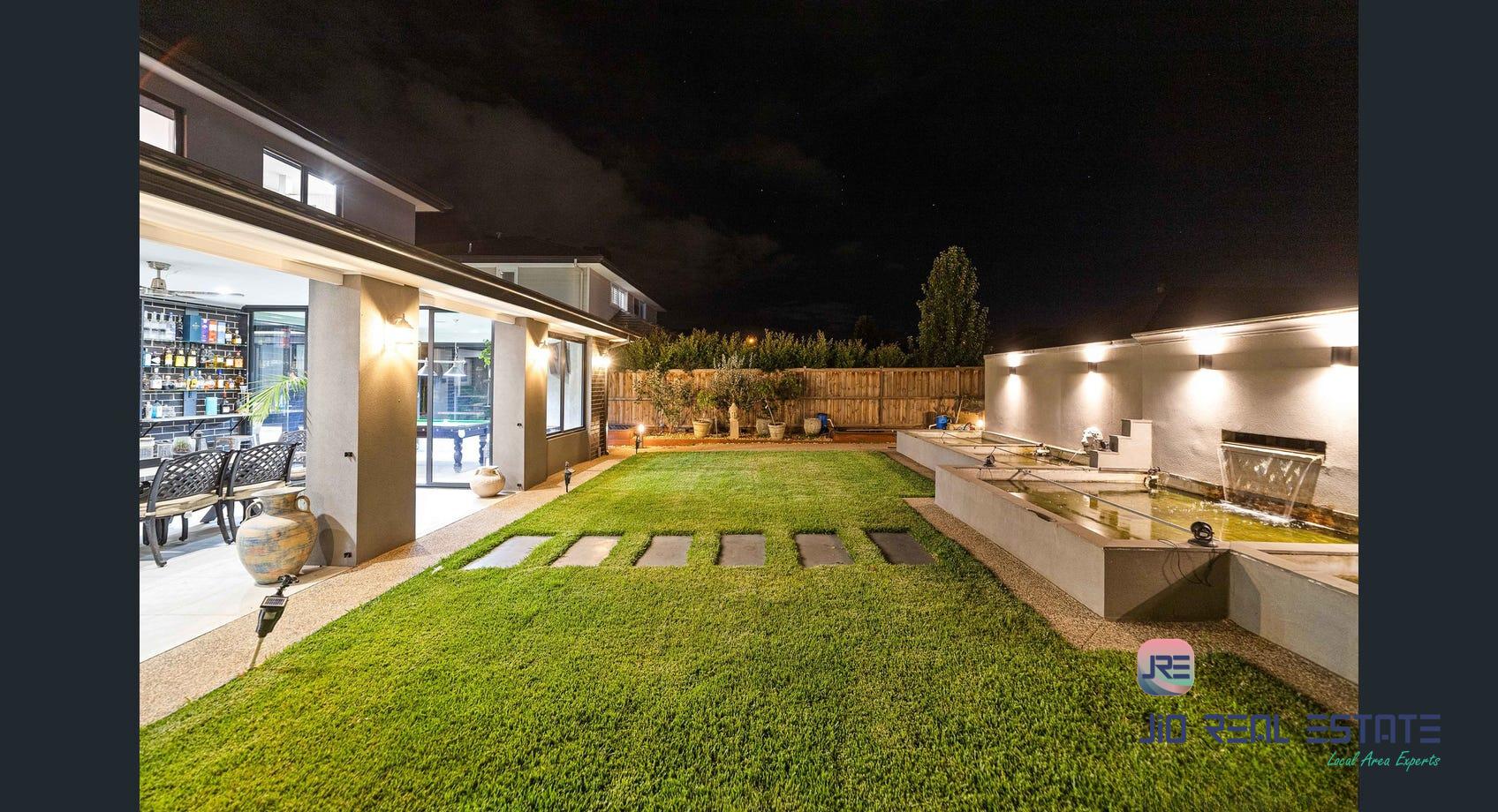 15 Wiltshire Boulevard, Thornhill Park VIC