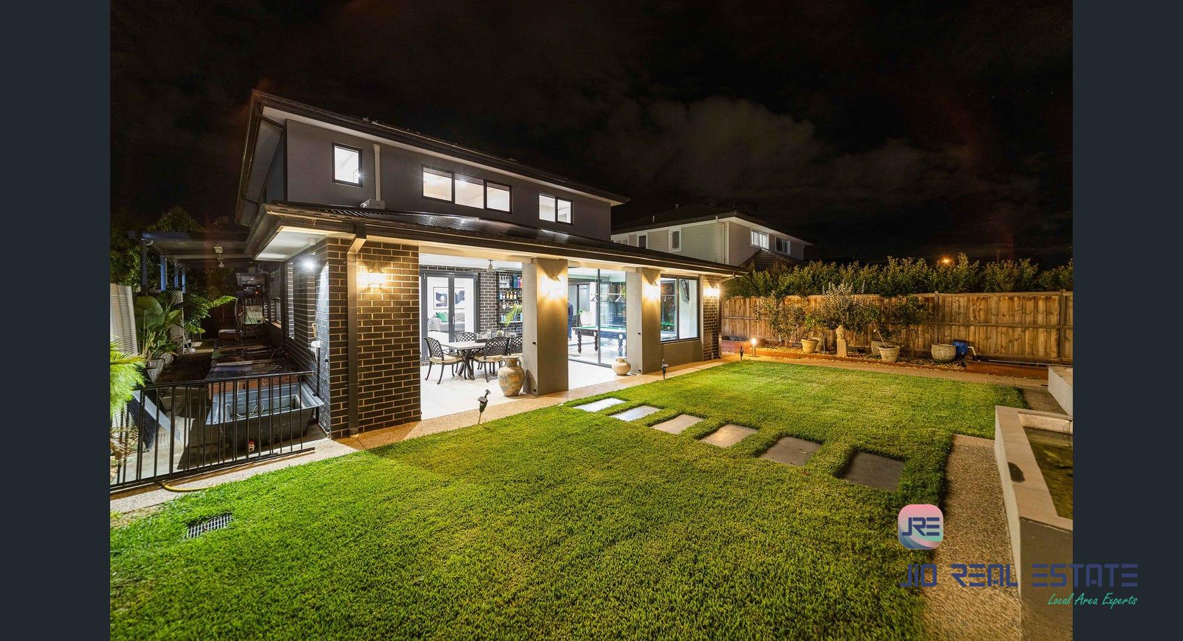 15 Wiltshire Boulevard, Thornhill Park VIC