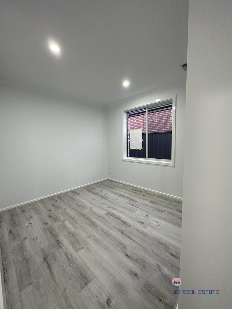 33 Riversdale Boulevard, Weir Views VIC