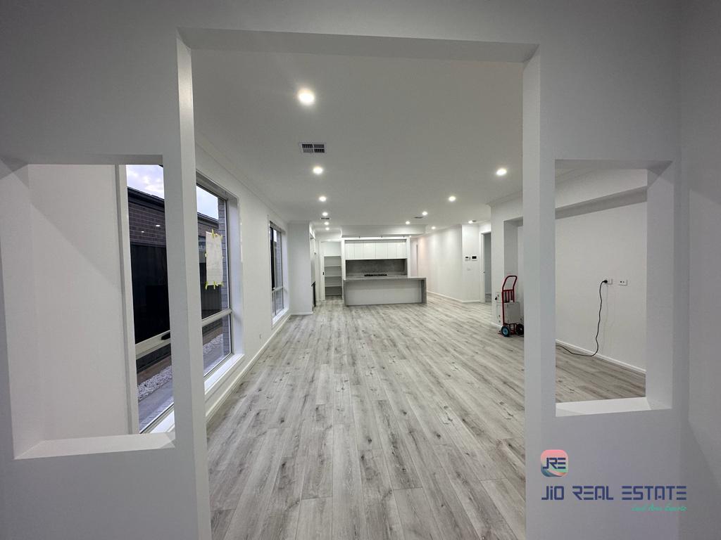 33 Riversdale Boulevard, Weir Views VIC