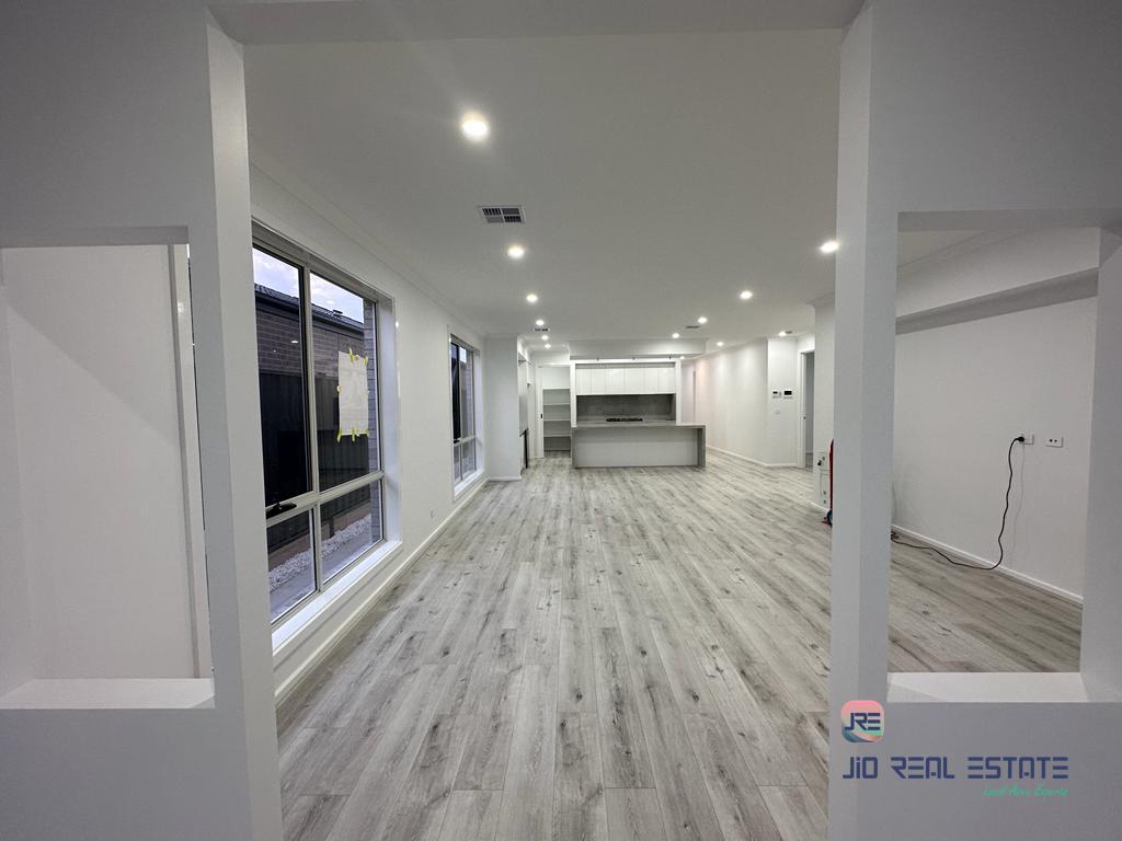 33 Riversdale Boulevard, Weir Views VIC