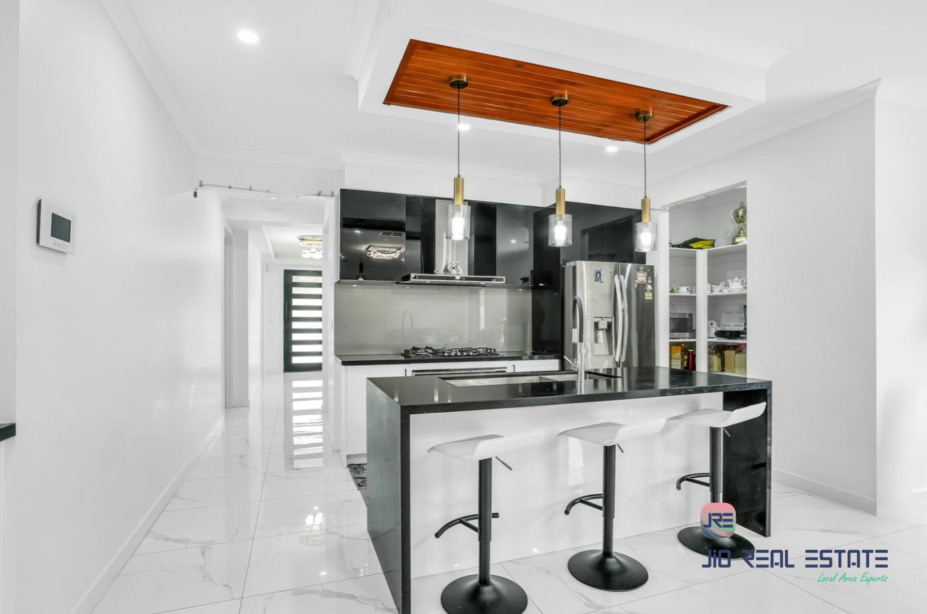 23 Kirkham Drive, Thornhill Park VIC
