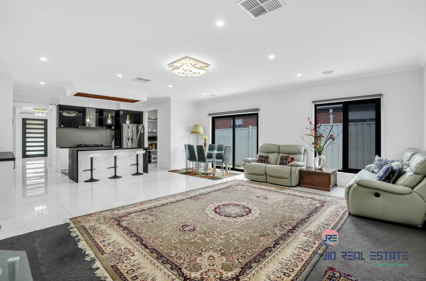 23 Kirkham Drive, Thornhill Park VIC