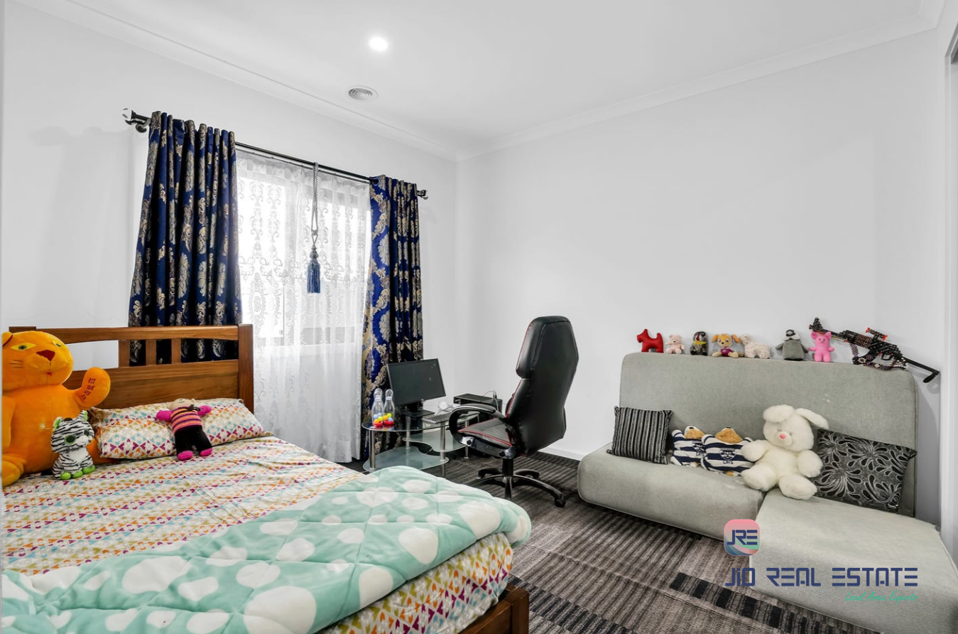 23 Kirkham Drive, Thornhill Park VIC