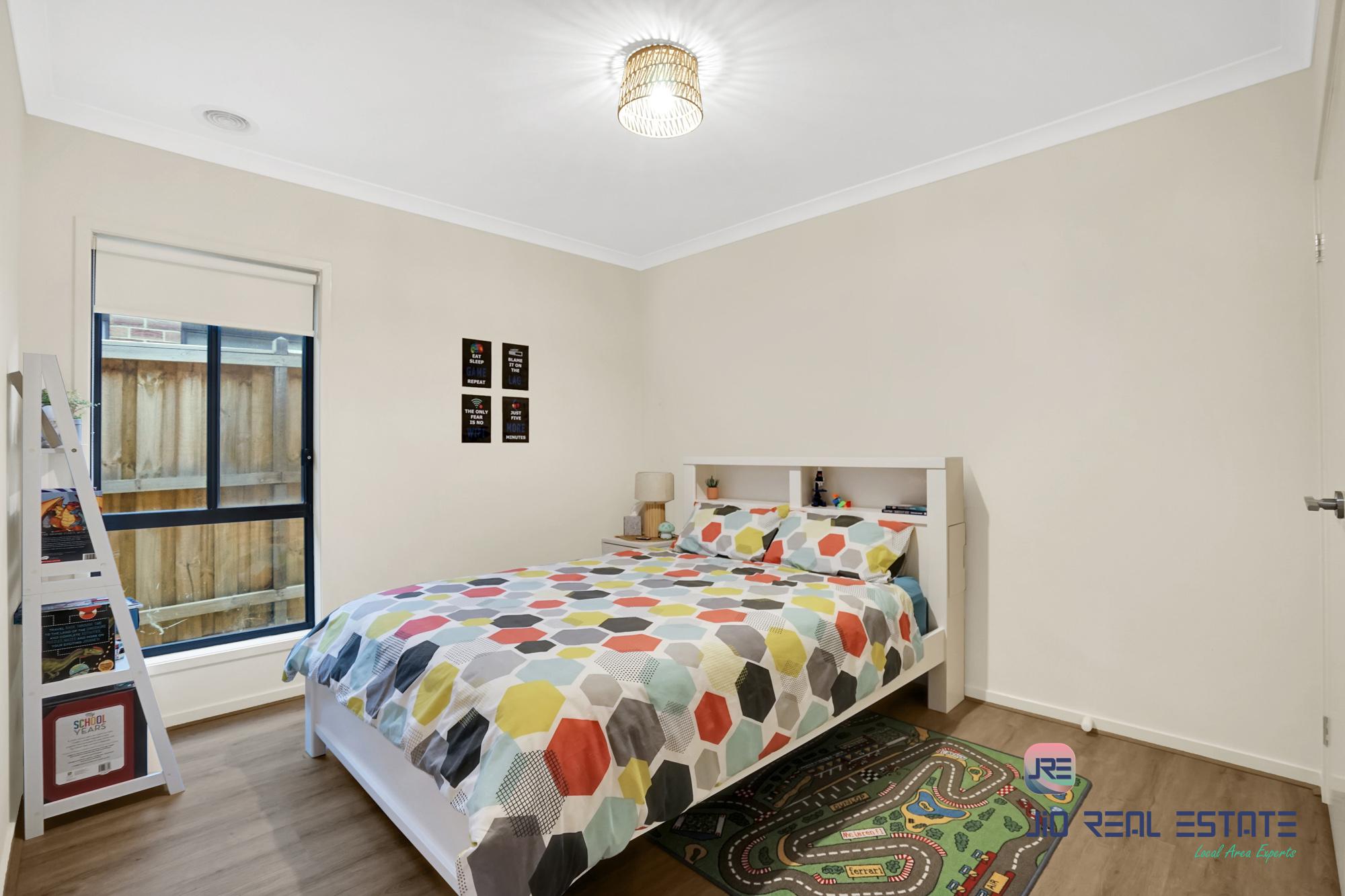 11 Adair Street, Thornhill Park VIC