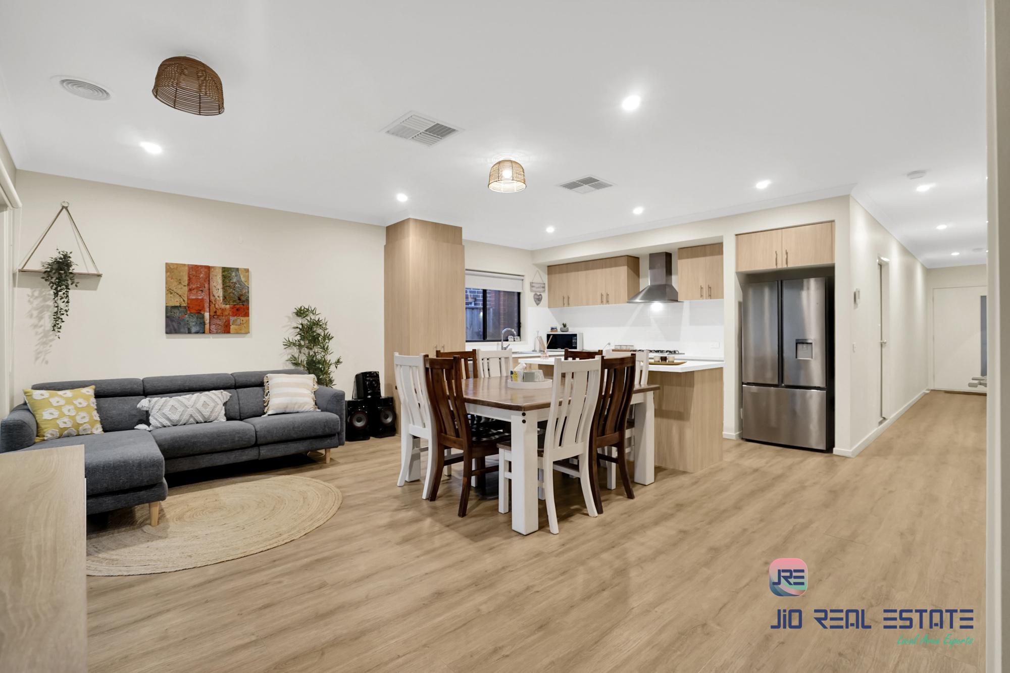 11 Adair Street, Thornhill Park VIC