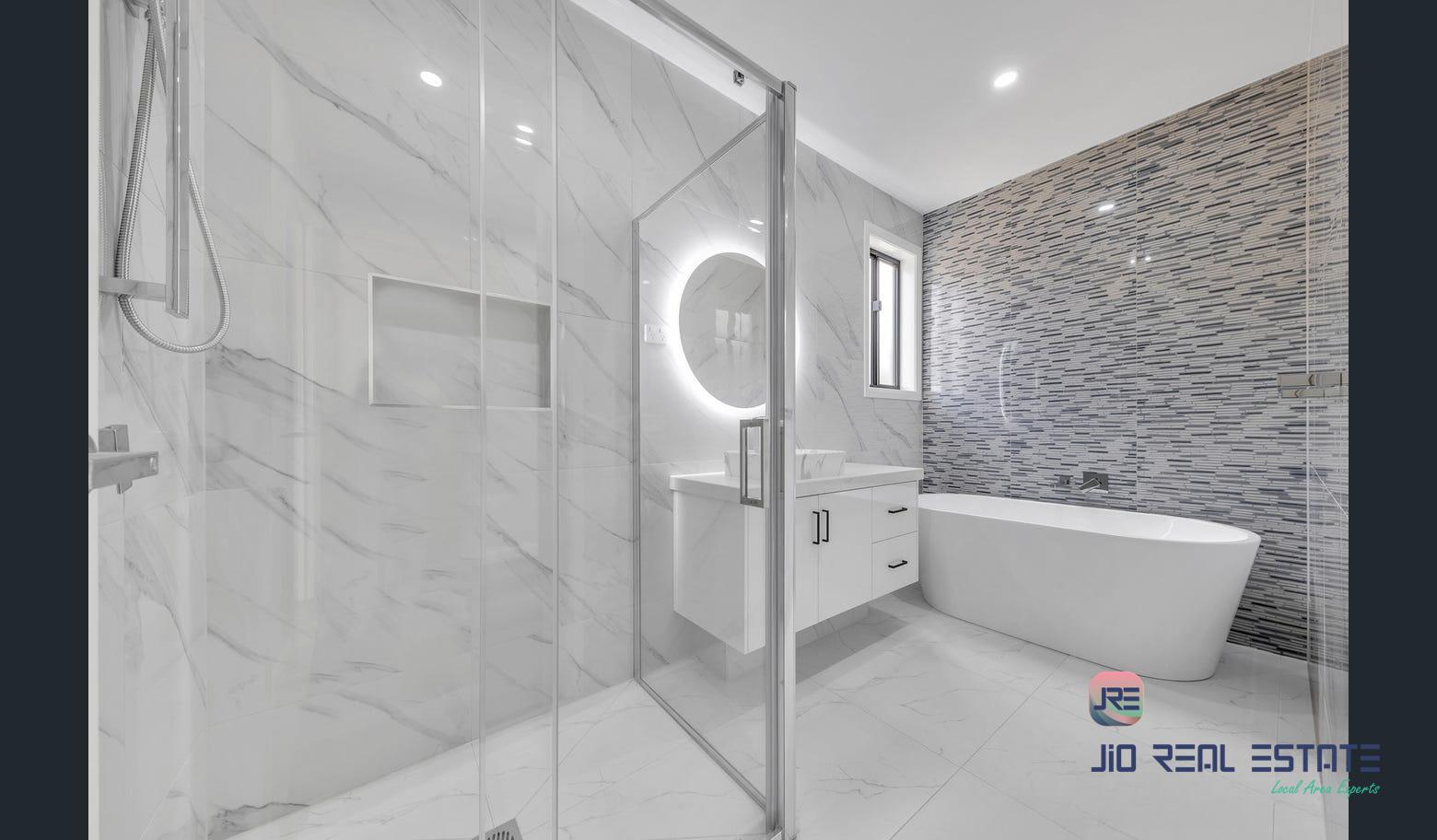3 Crichton Road, Thornhill Park VIC
