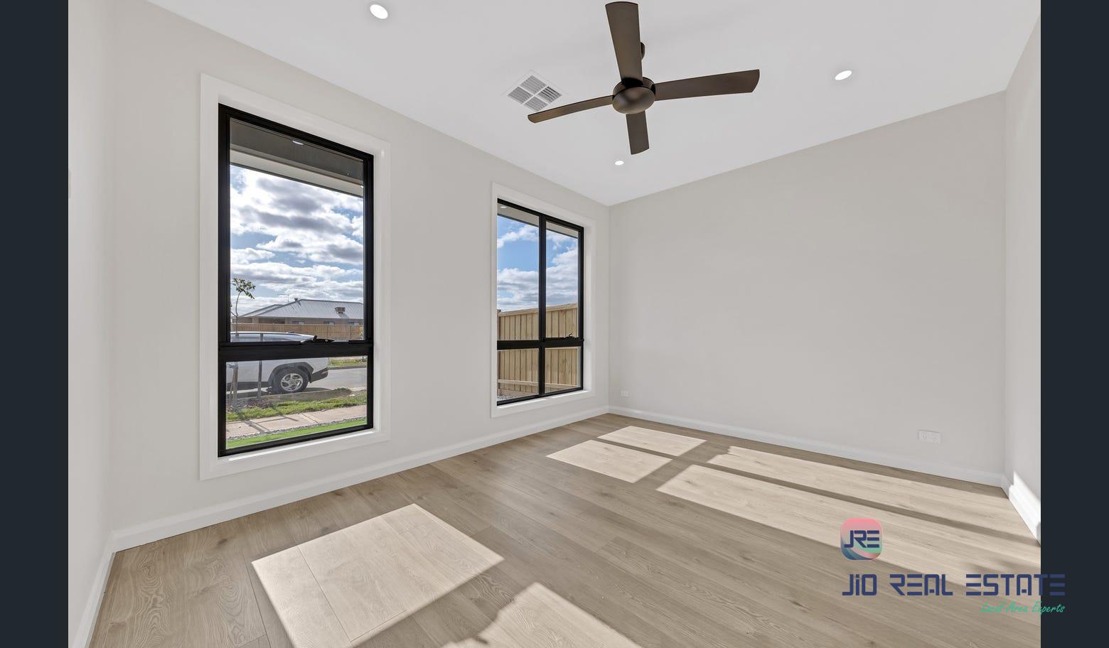 3 Crichton Road, Thornhill Park VIC