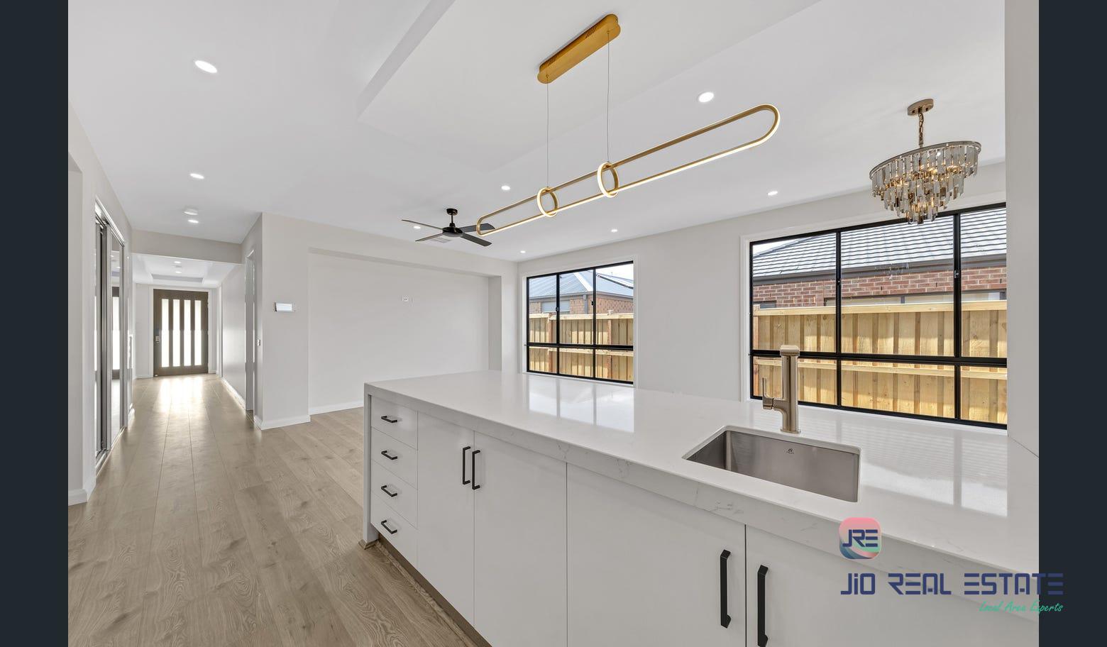 3 Crichton Road, Thornhill Park VIC