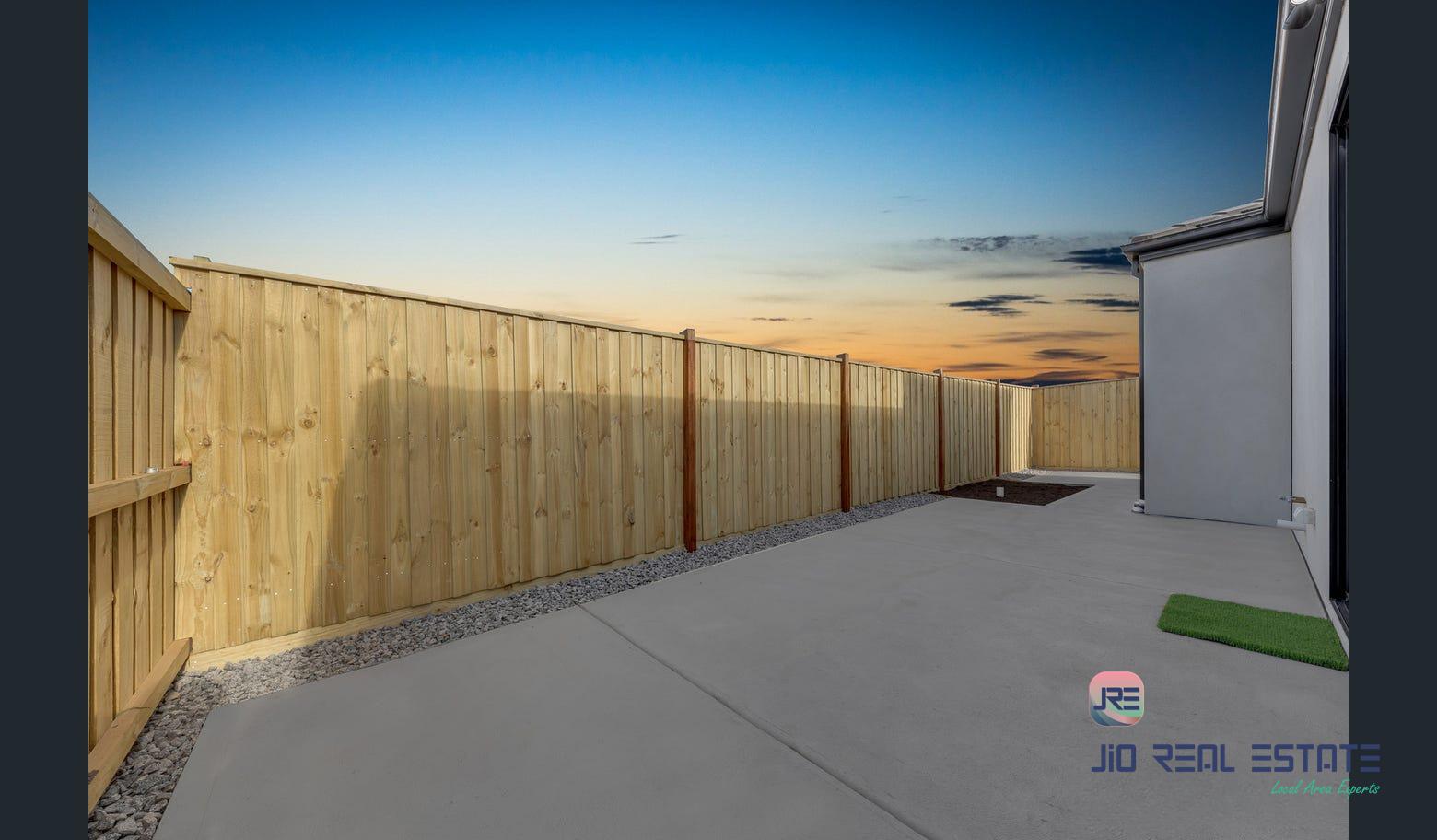 3 Crichton Road, Thornhill Park VIC