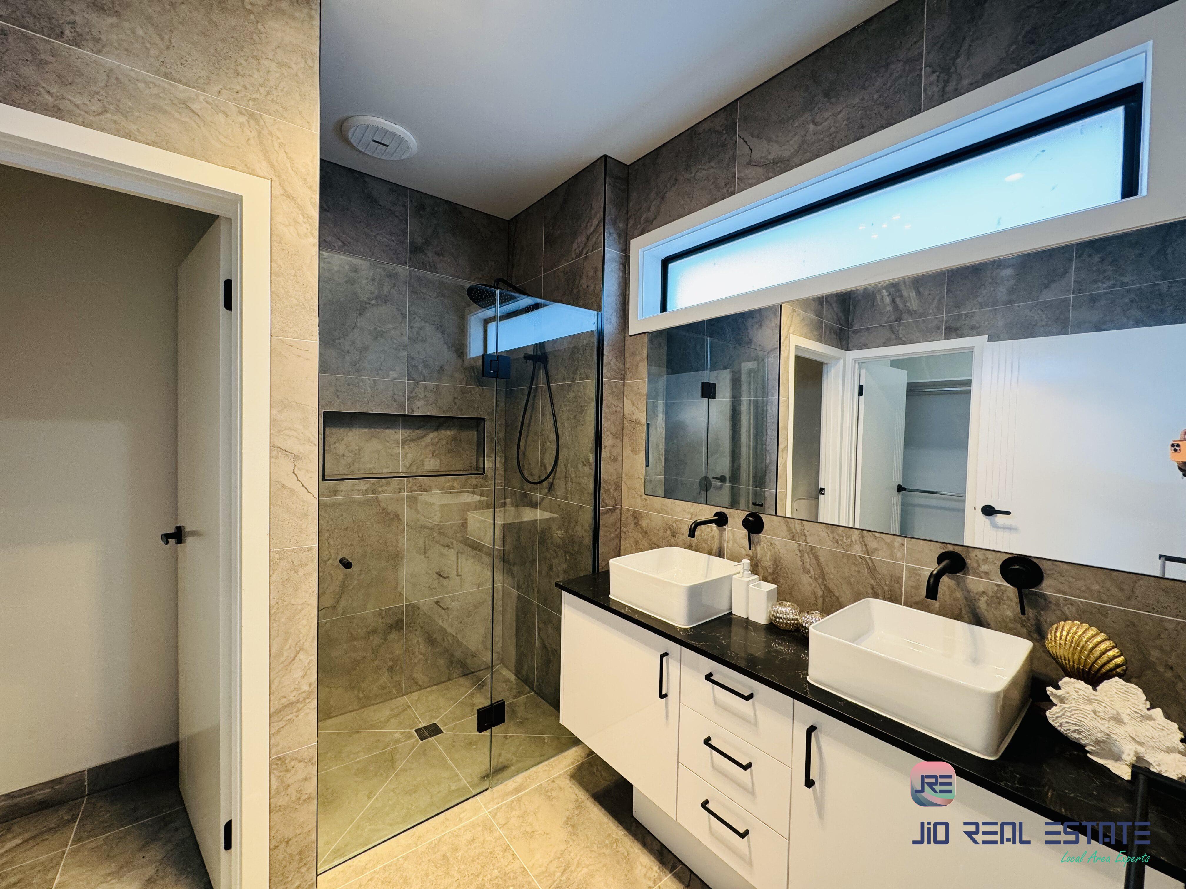 26 Butterscotch Esplanade, Manor Lakes VIC