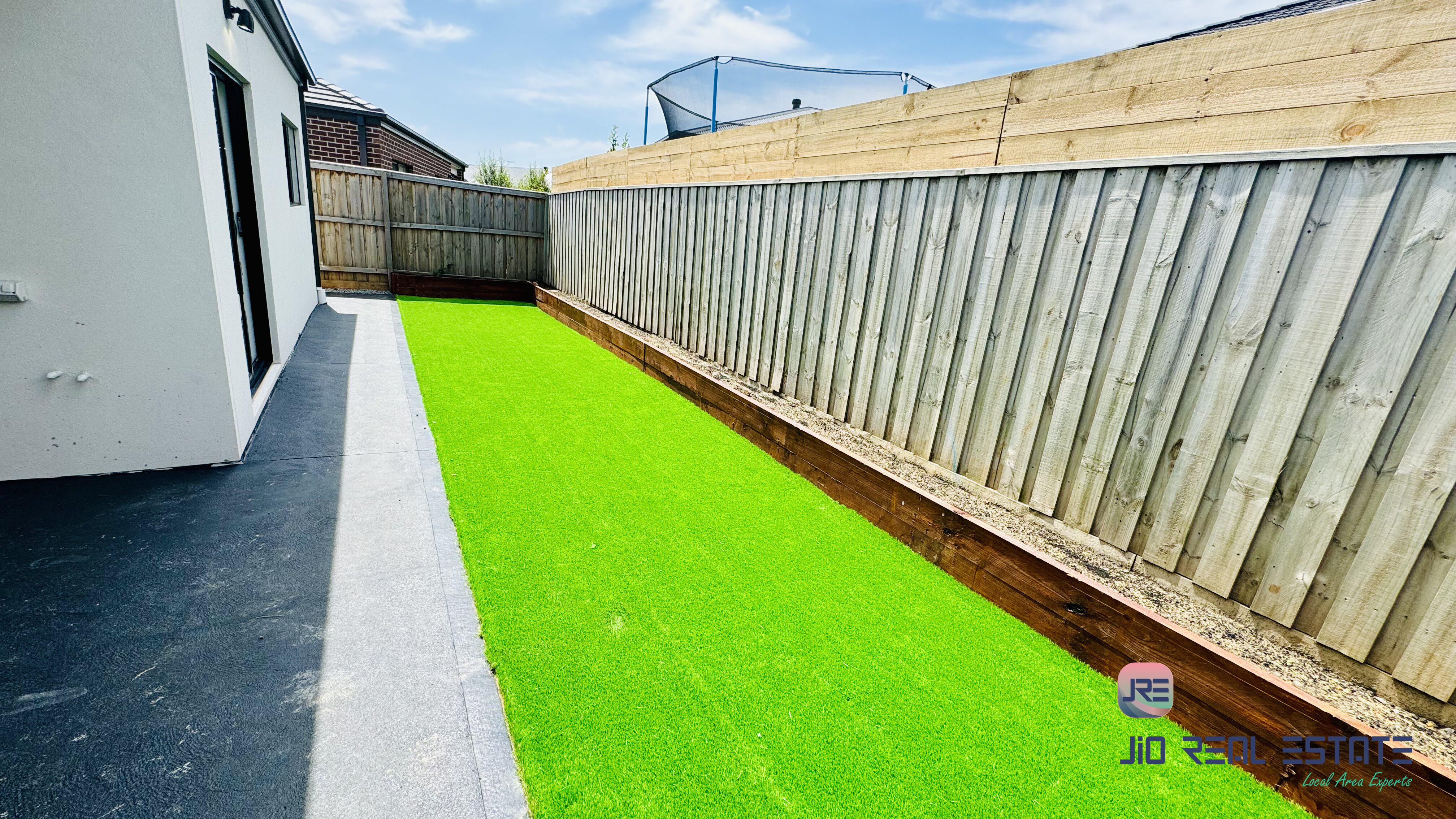 26 Butterscotch Esplanade, Manor Lakes VIC