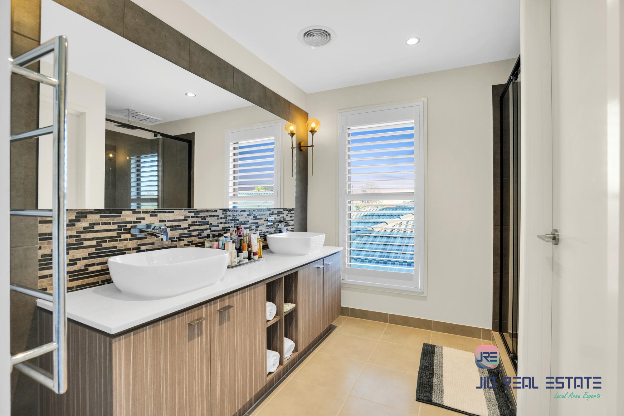 3 Exmouth Street, Thornhill Park VIC