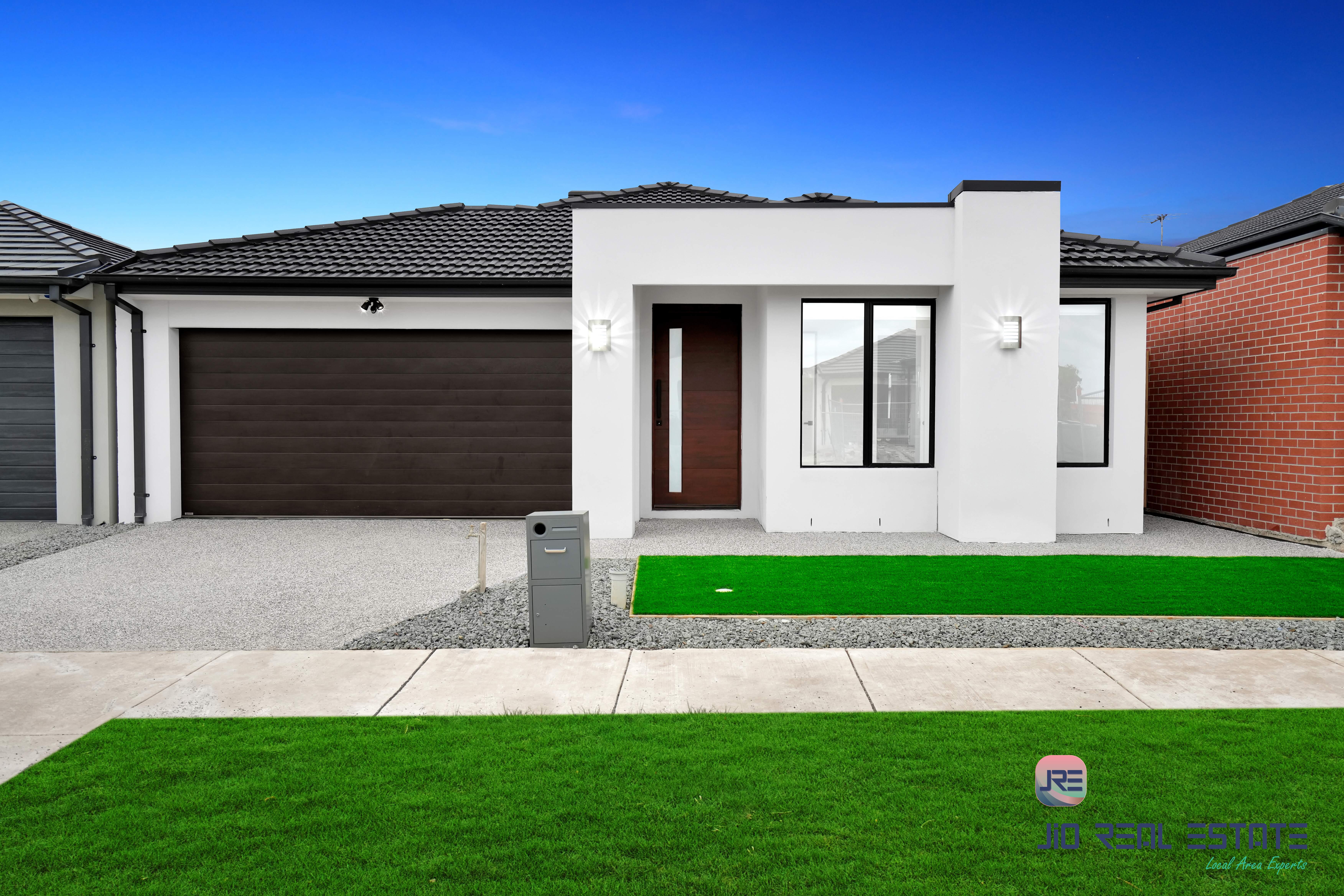 5 Crichton rd, Thornhill Park VIC