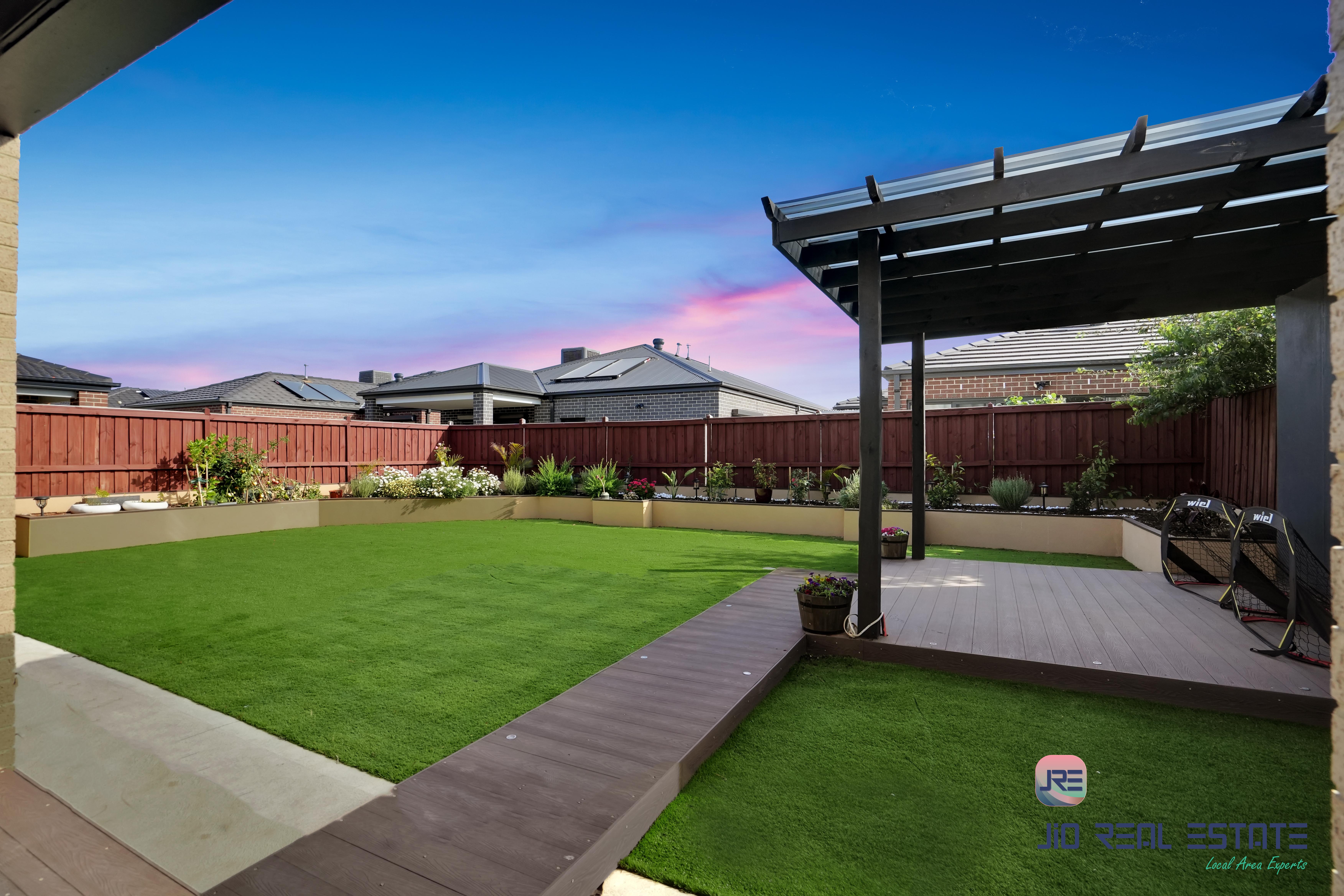 6 Marcela Place, Thornhill Park VIC