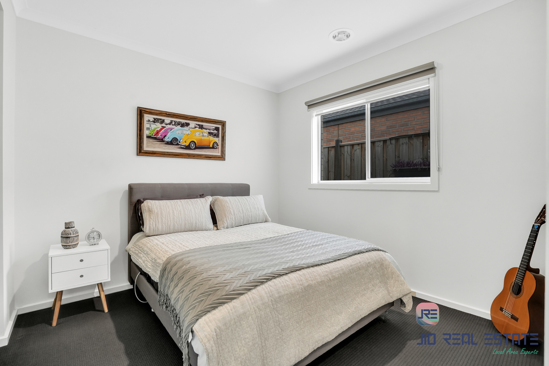 8 Stockport Crescent, Thornhill Park VIC