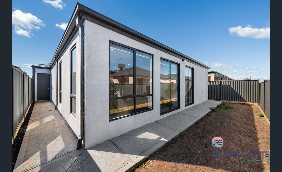 13 Adagio Road, Strathtulloh VIC
