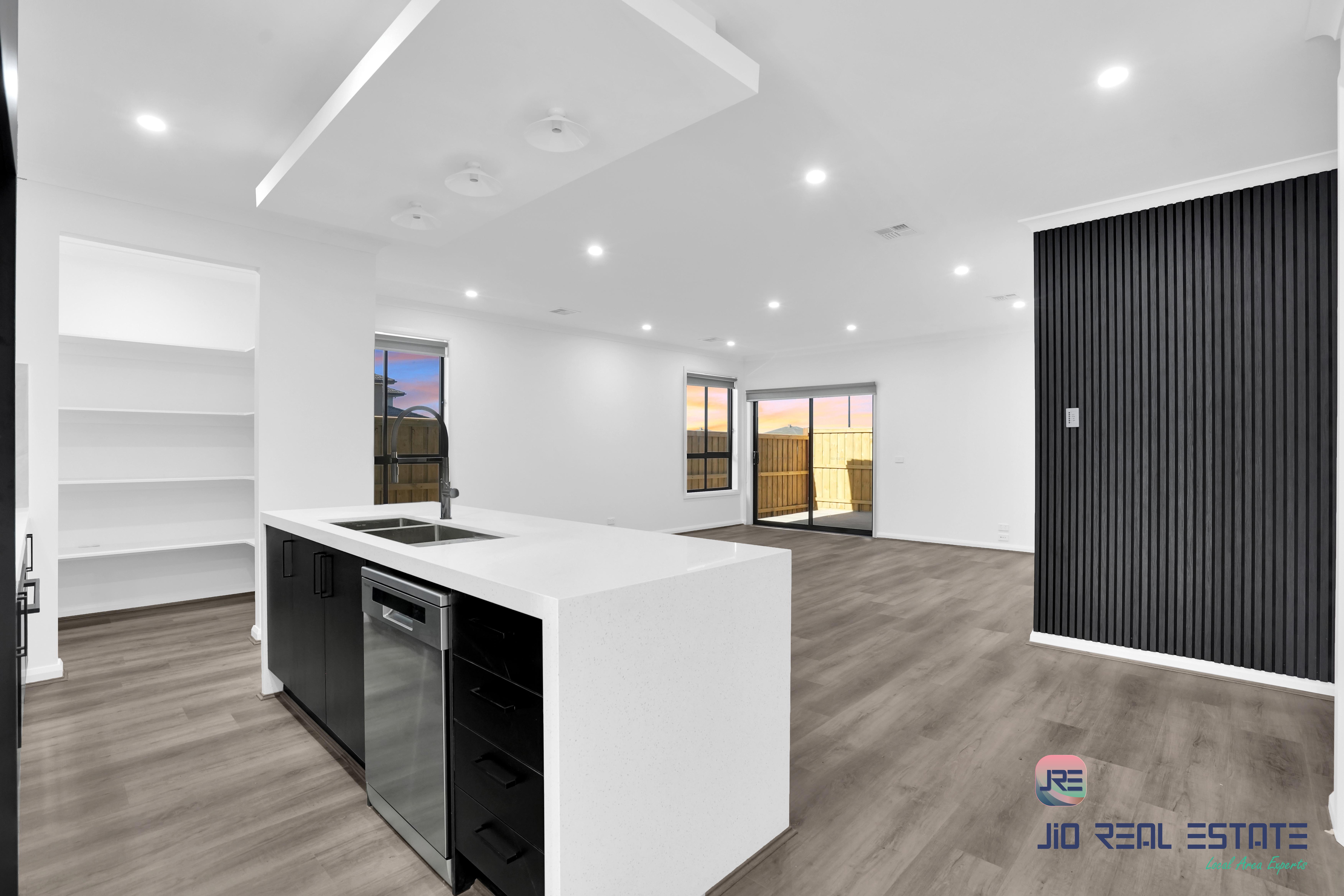 1 Harshaw Road, Thornhill Park VIC