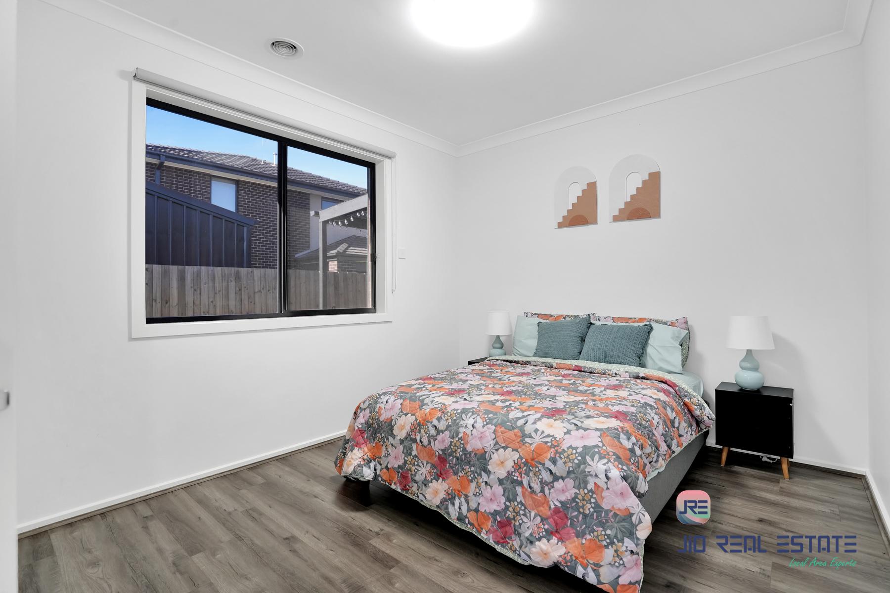 17 Kangaroo Crescent, Aintree VIC