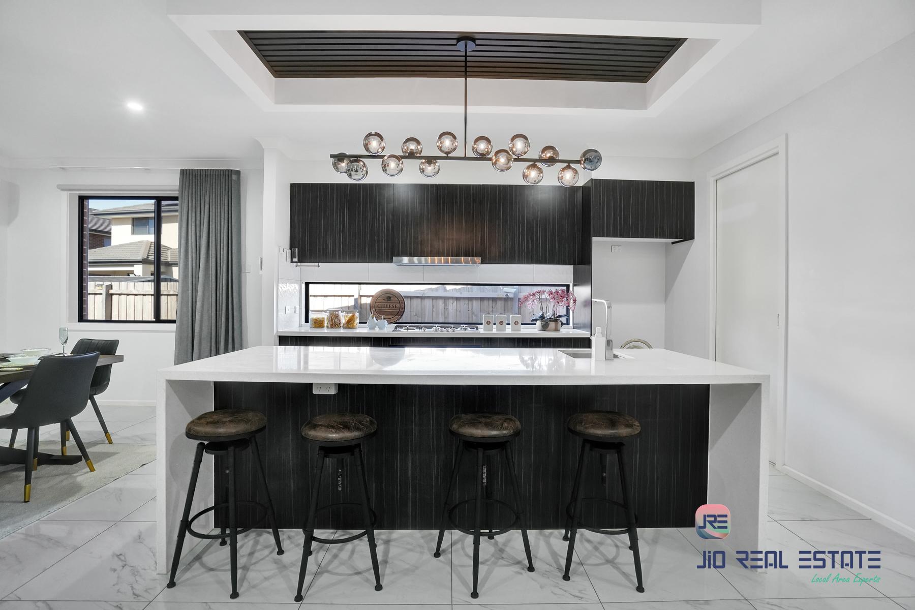 17 Kangaroo Crescent, Aintree VIC