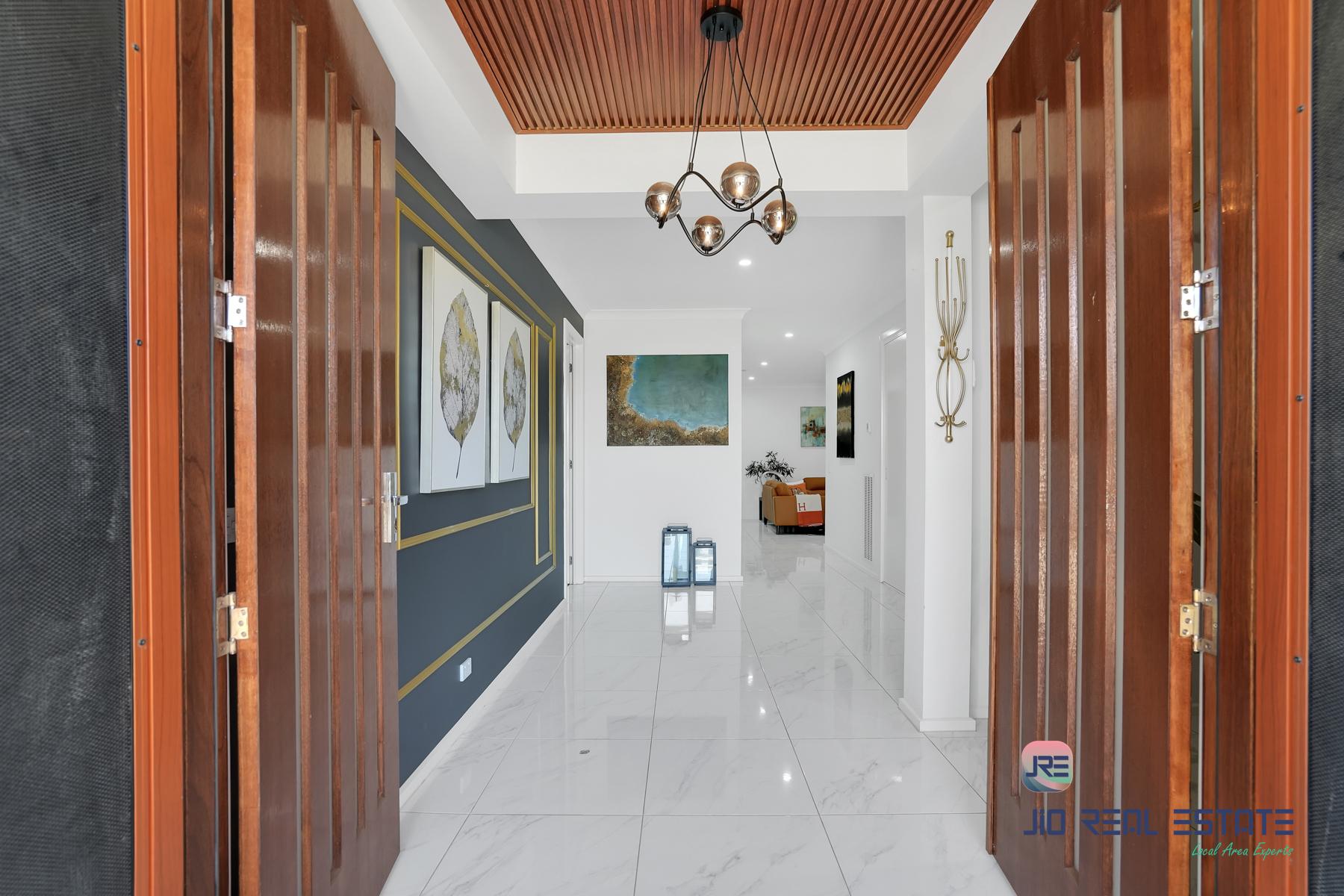 17 Kangaroo Crescent, Aintree VIC