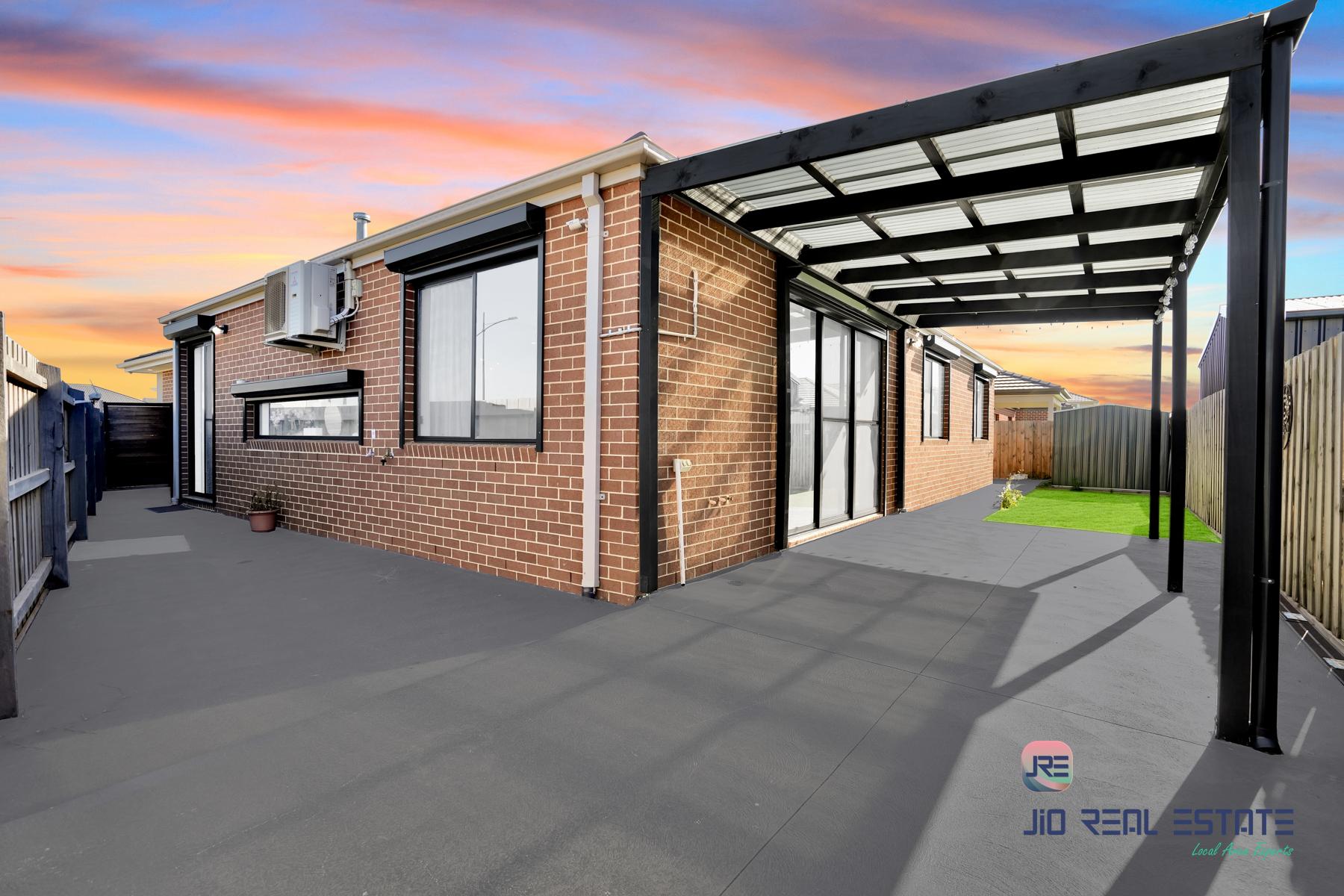 17 Kangaroo Crescent, Aintree VIC