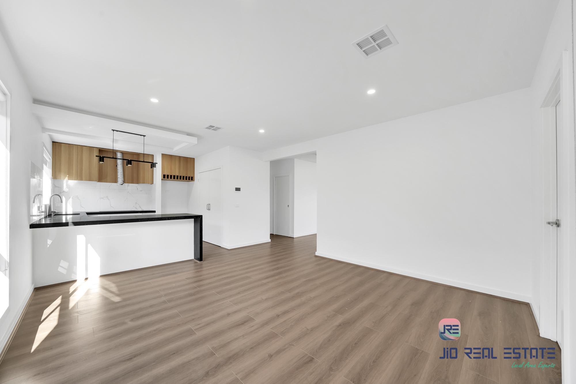 8 Acton Street, Thornhill Park VIC