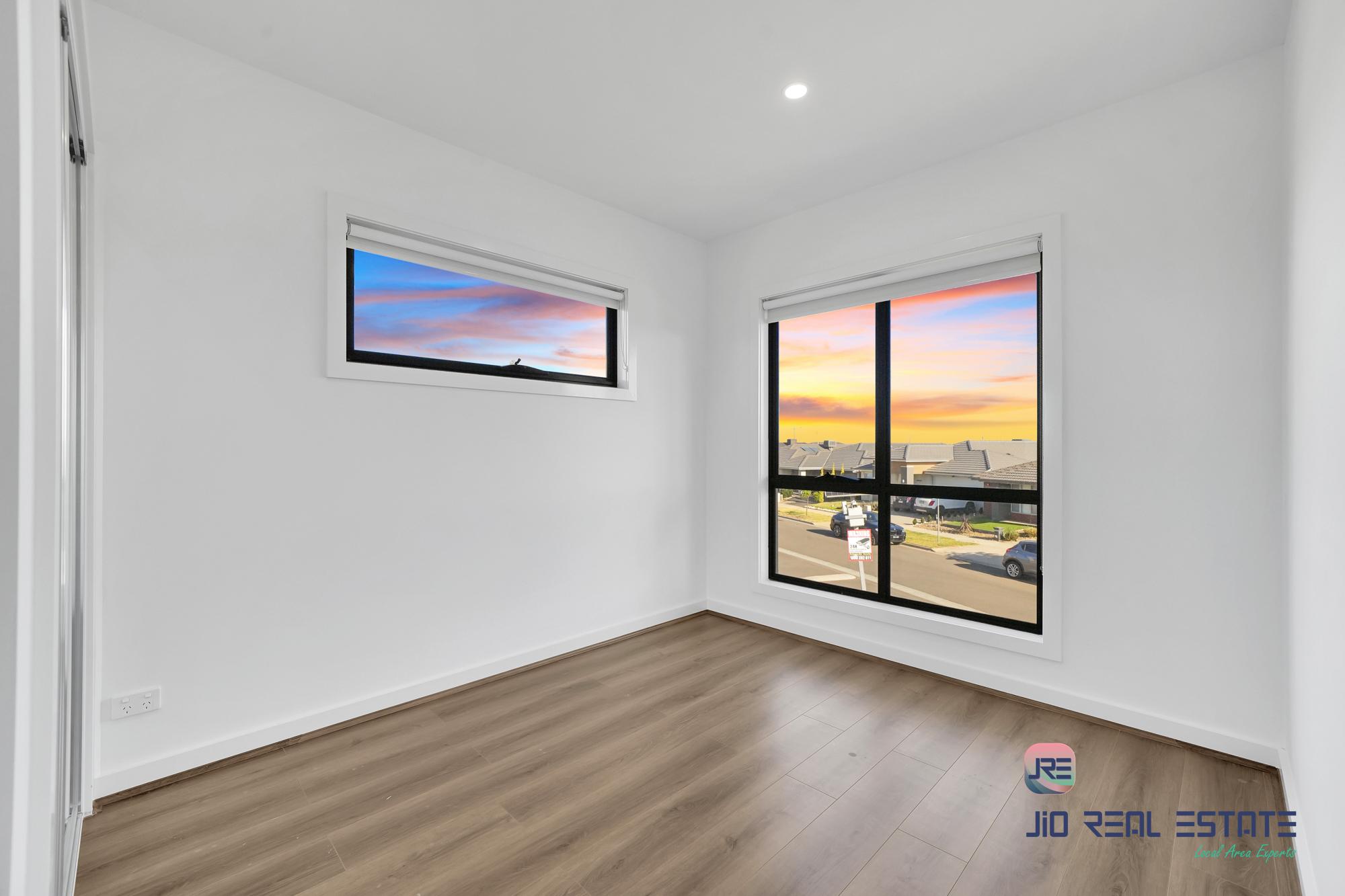 8 Acton Street, Thornhill Park VIC