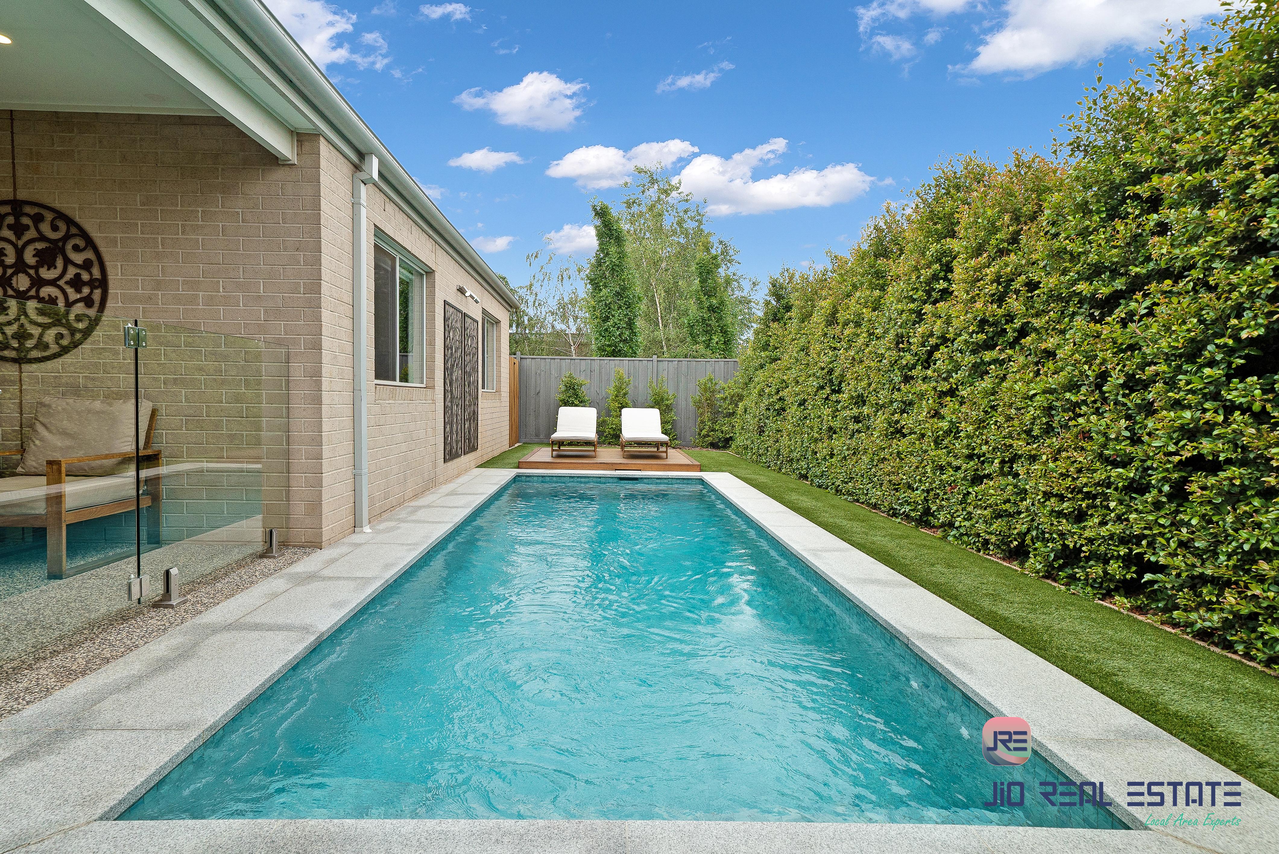 10 Wiltshire Boulevard, Thornhill Park VIC