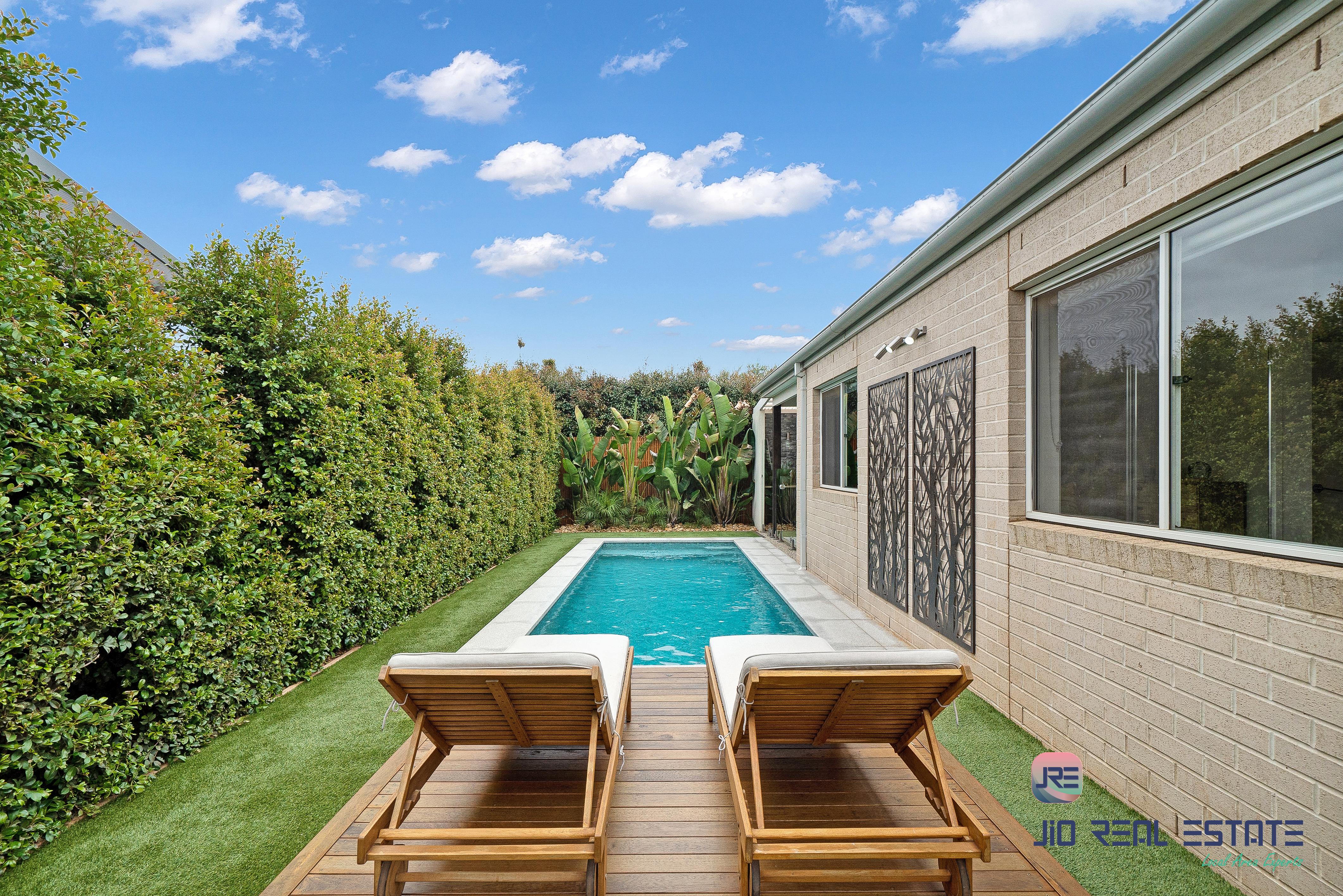 10 Wiltshire Boulevard, Thornhill Park VIC