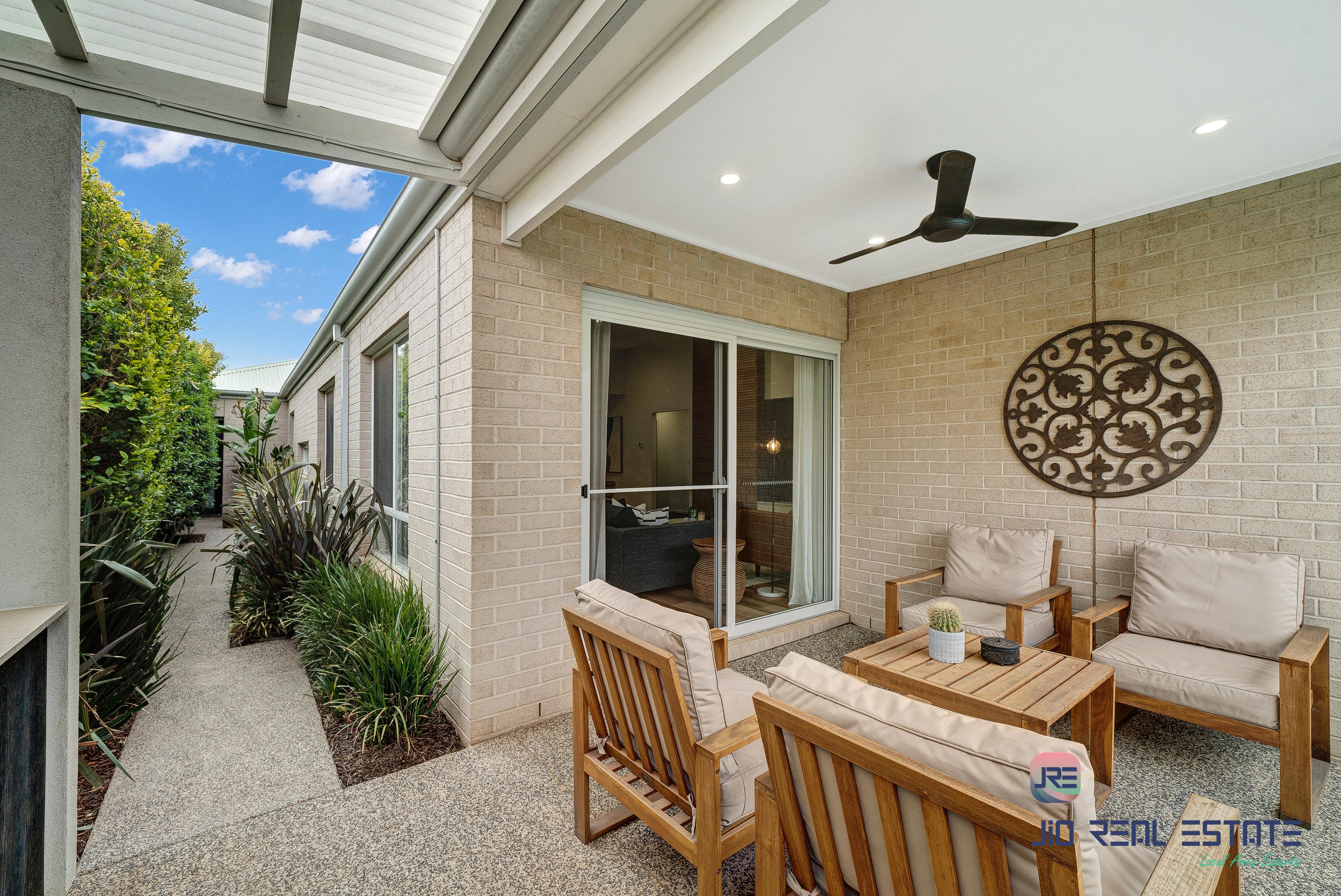 10 Wiltshire Boulevard, Thornhill Park VIC