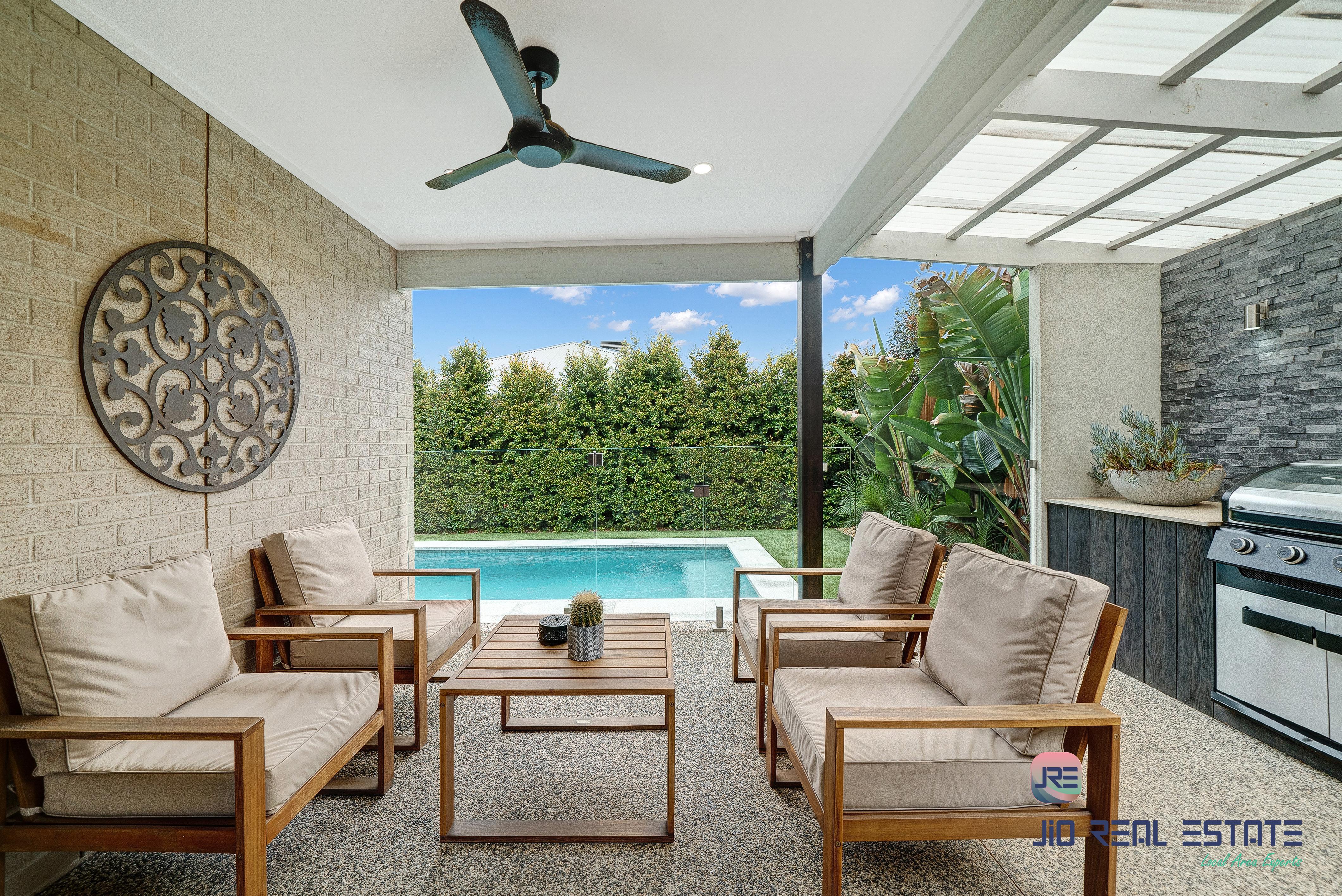 10 Wiltshire Boulevard, Thornhill Park VIC