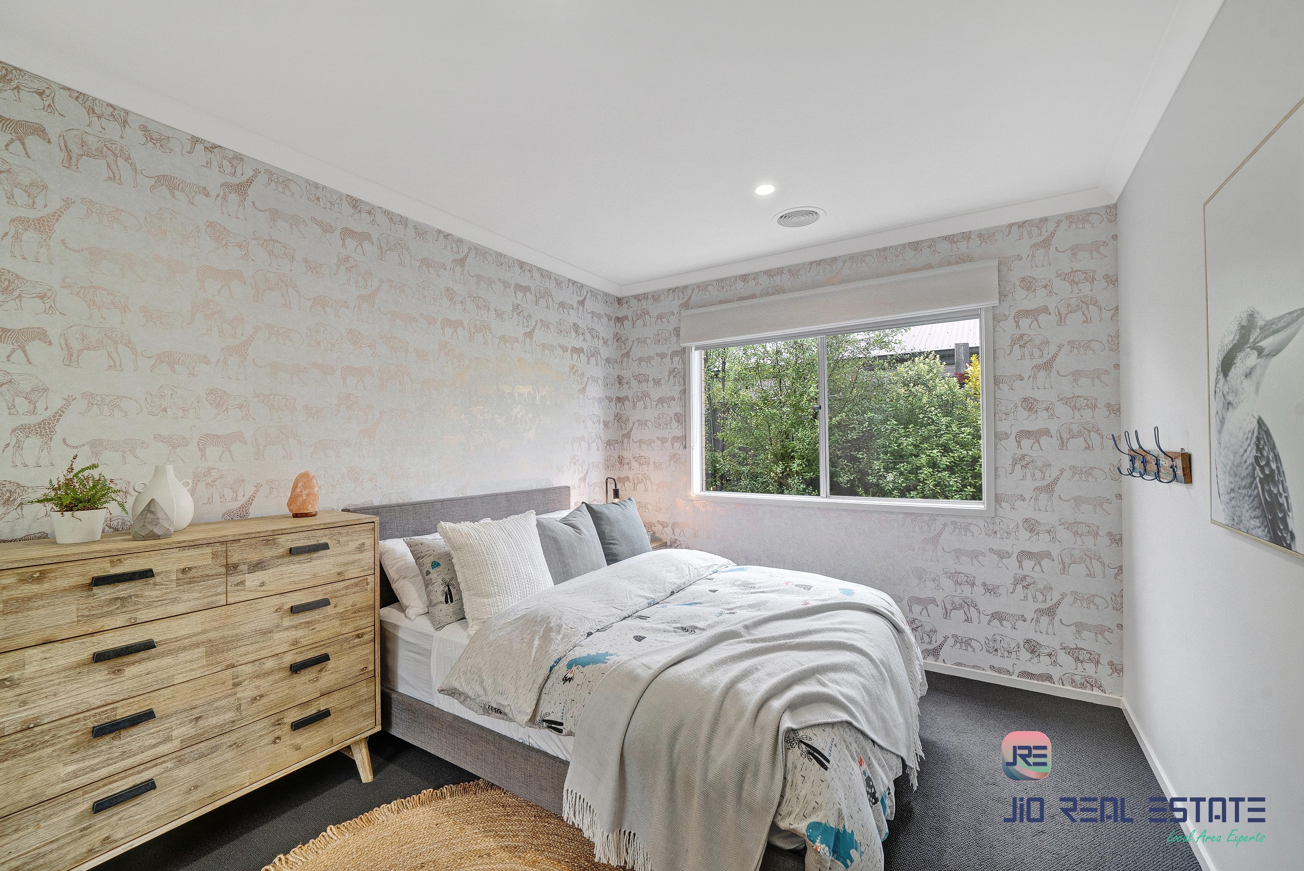 10 Wiltshire Boulevard, Thornhill Park VIC