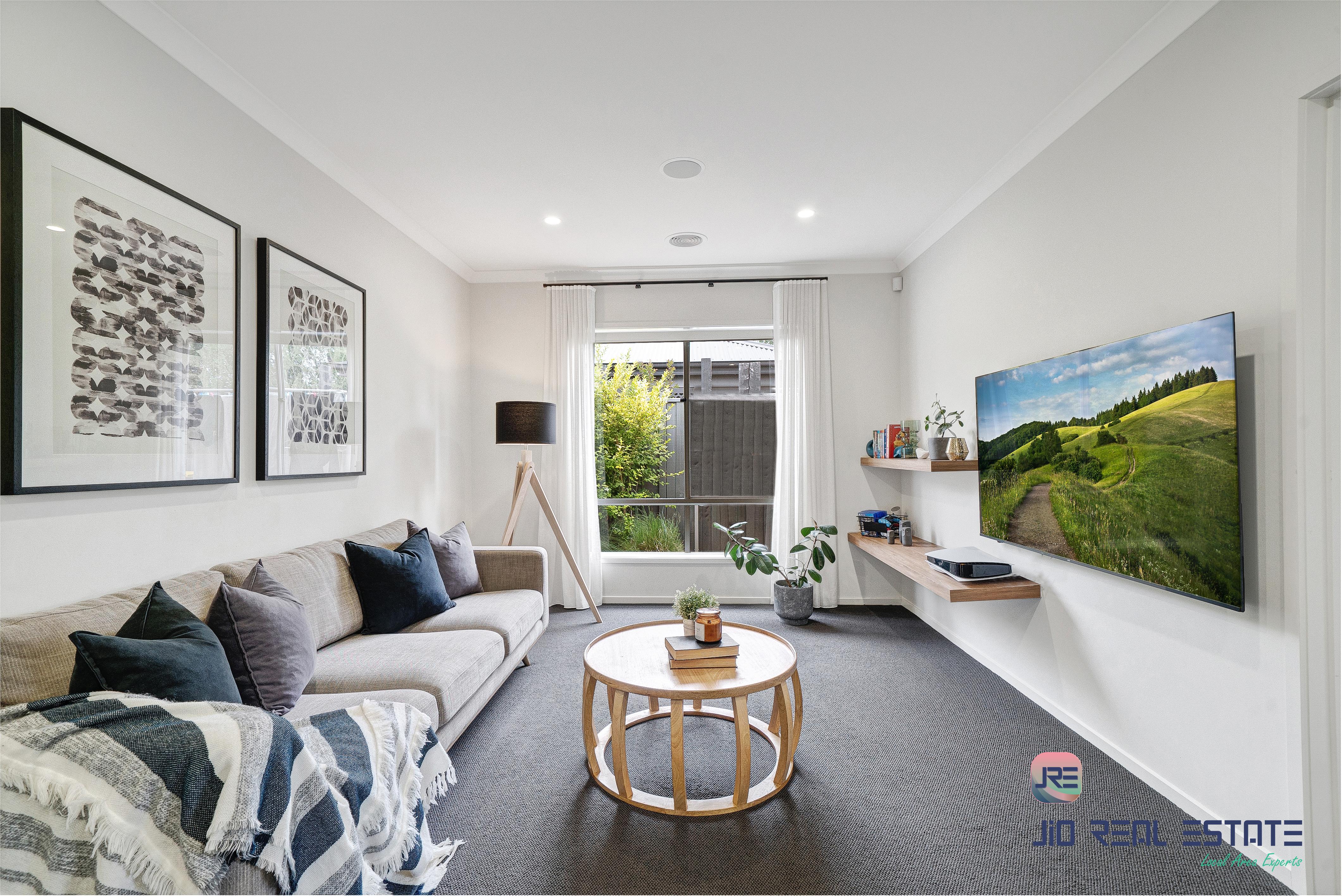 10 Wiltshire Boulevard, Thornhill Park VIC