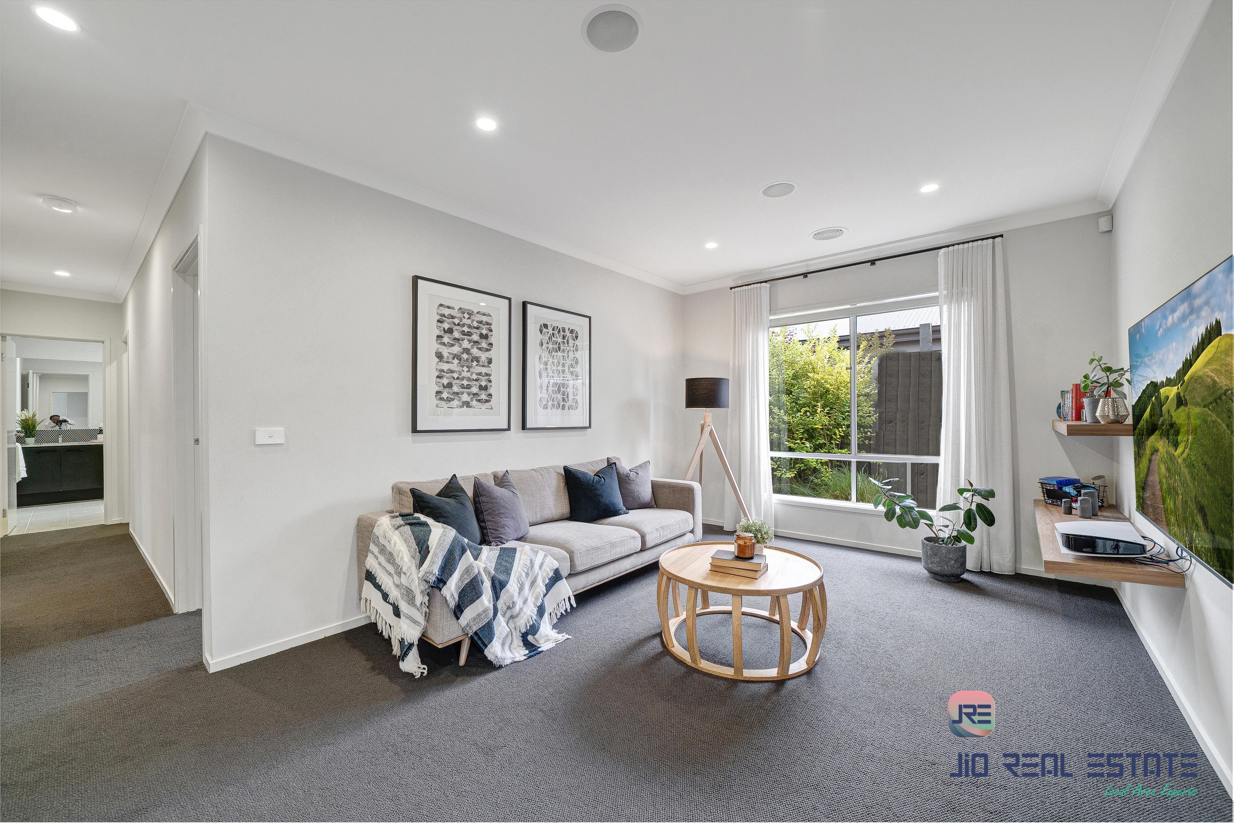 10 Wiltshire Boulevard, Thornhill Park VIC