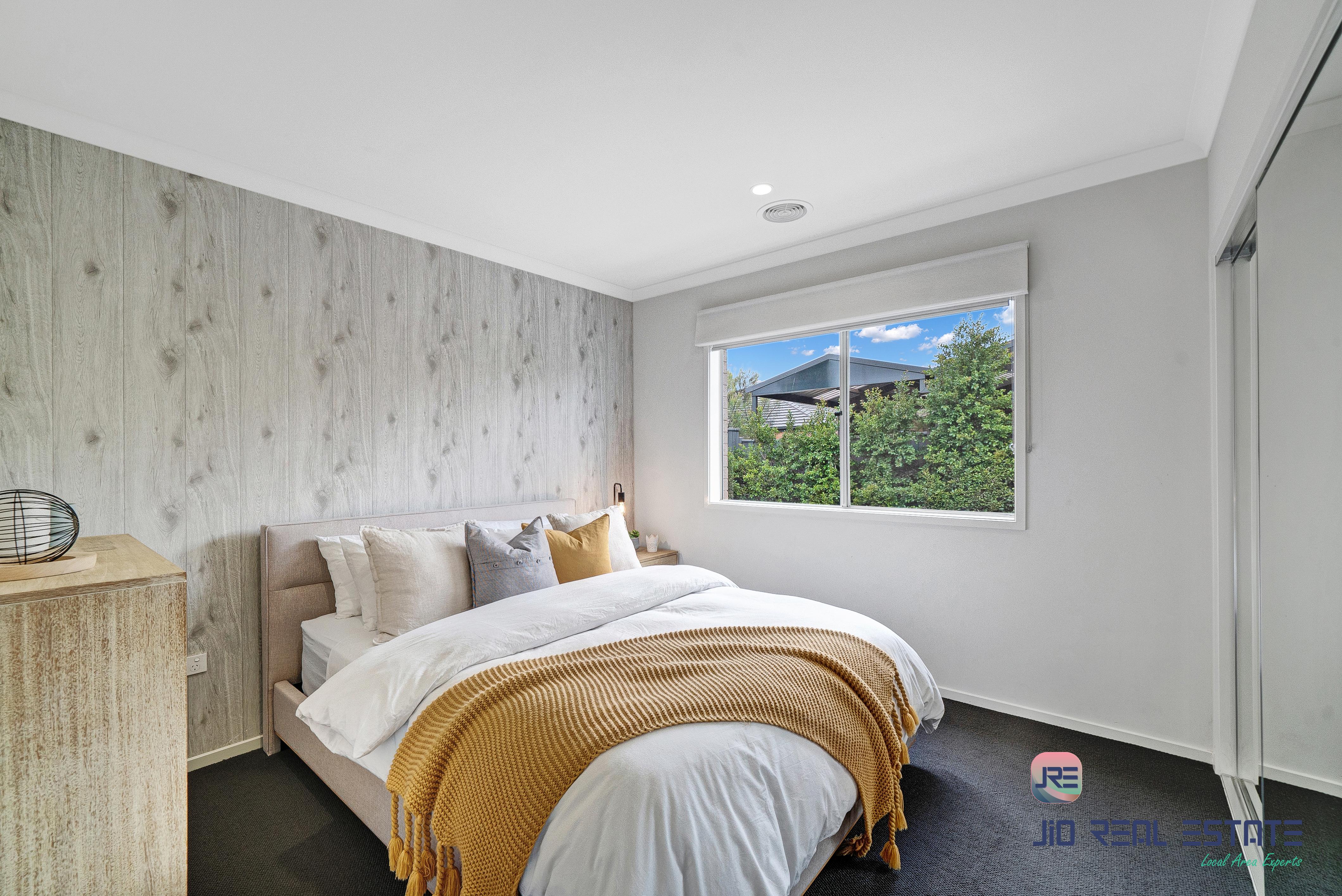 10 Wiltshire Boulevard, Thornhill Park VIC