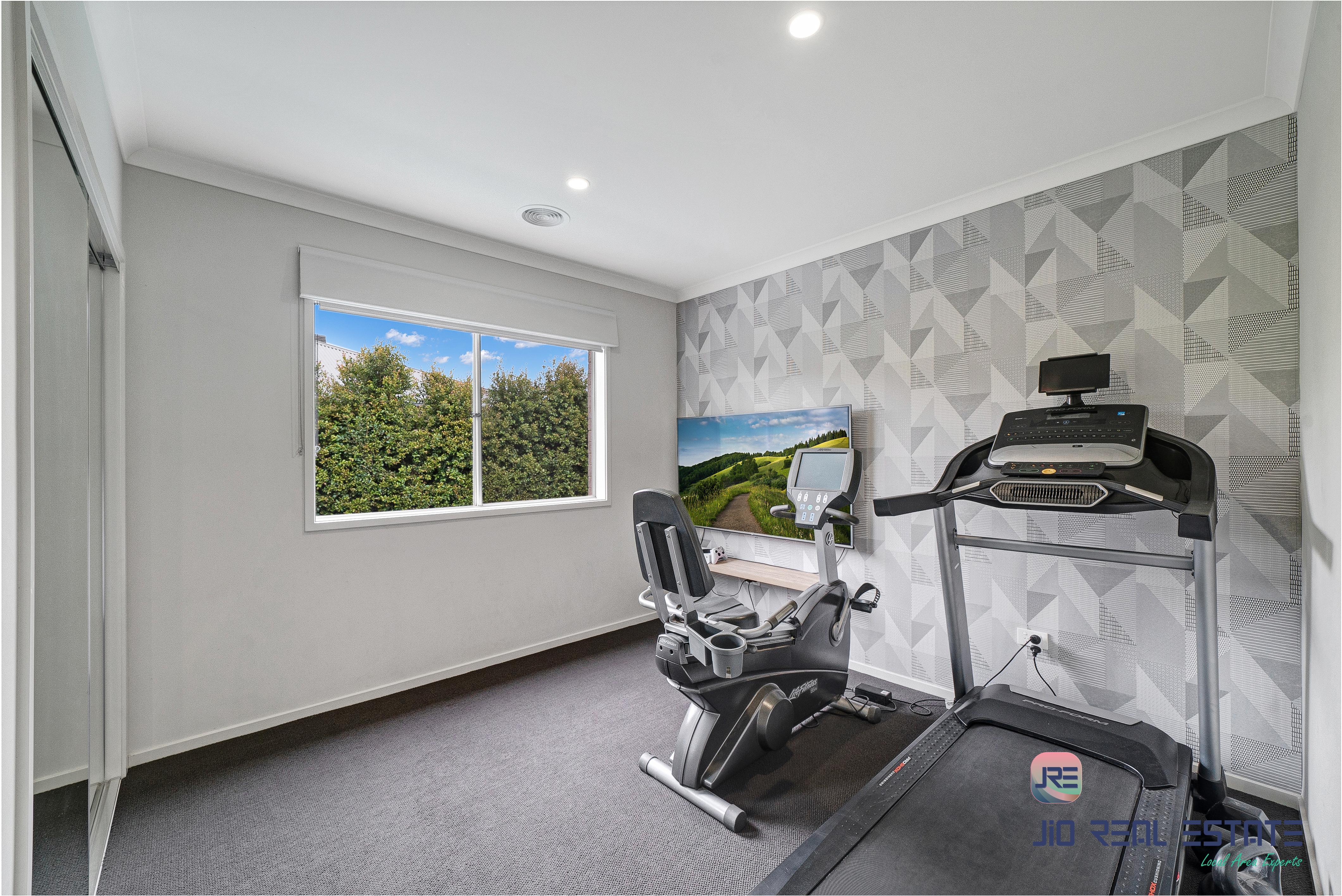 10 Wiltshire Boulevard, Thornhill Park VIC