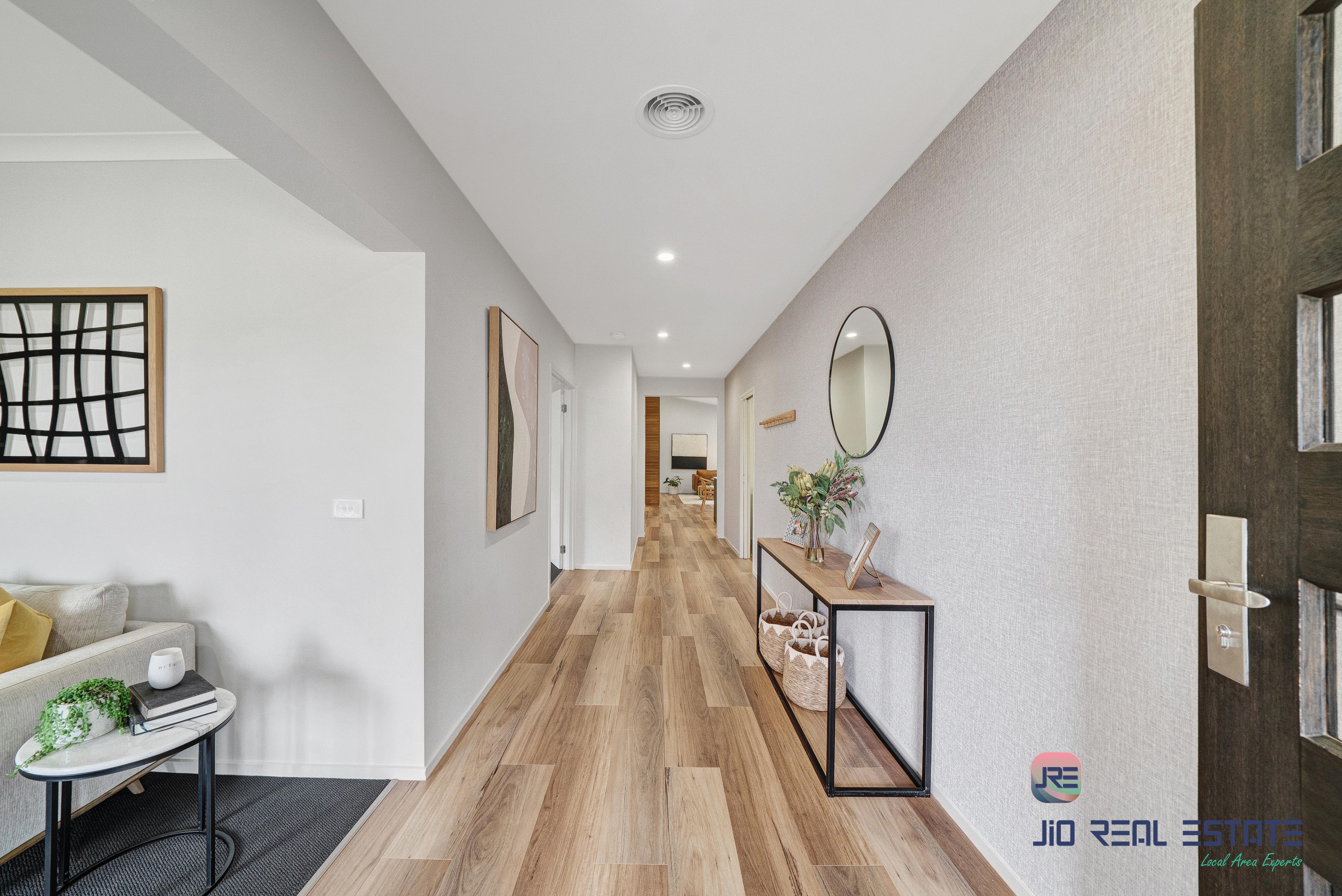 10 Wiltshire Boulevard, Thornhill Park VIC