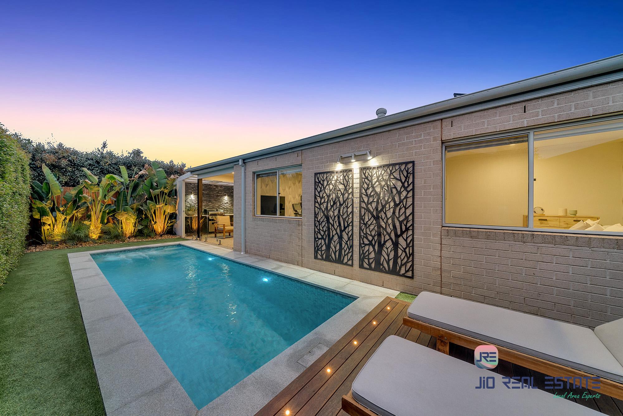 10 Wiltshire Boulevard, Thornhill Park VIC